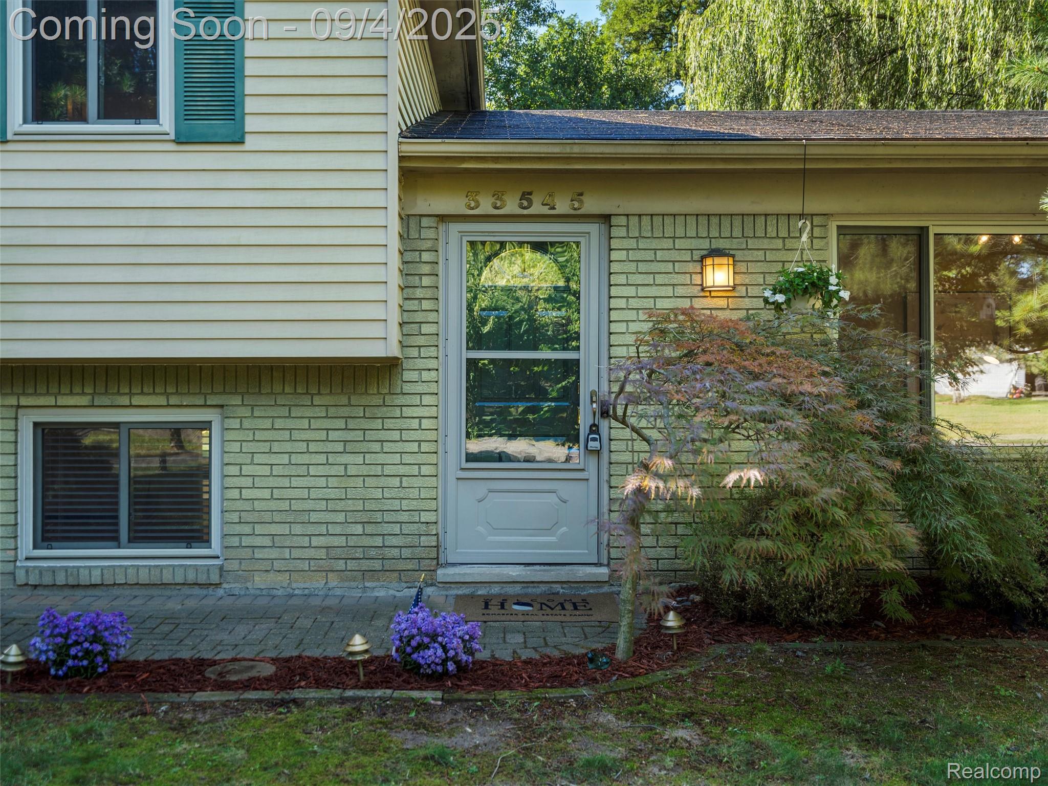 Farmington Hills City, Michigan 48331, United States, 3 Bedrooms Bedrooms, ,2 BathroomsBathrooms,Residential,Pending,201281