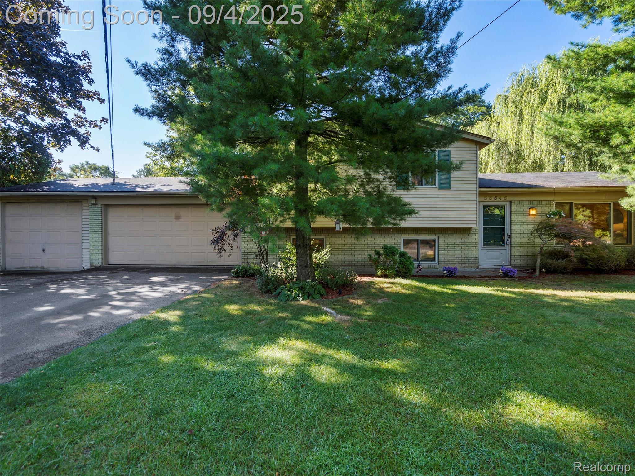 Farmington Hills City, Michigan 48331, United States, 3 Bedrooms Bedrooms, ,2 BathroomsBathrooms,Residential,Pending,201281