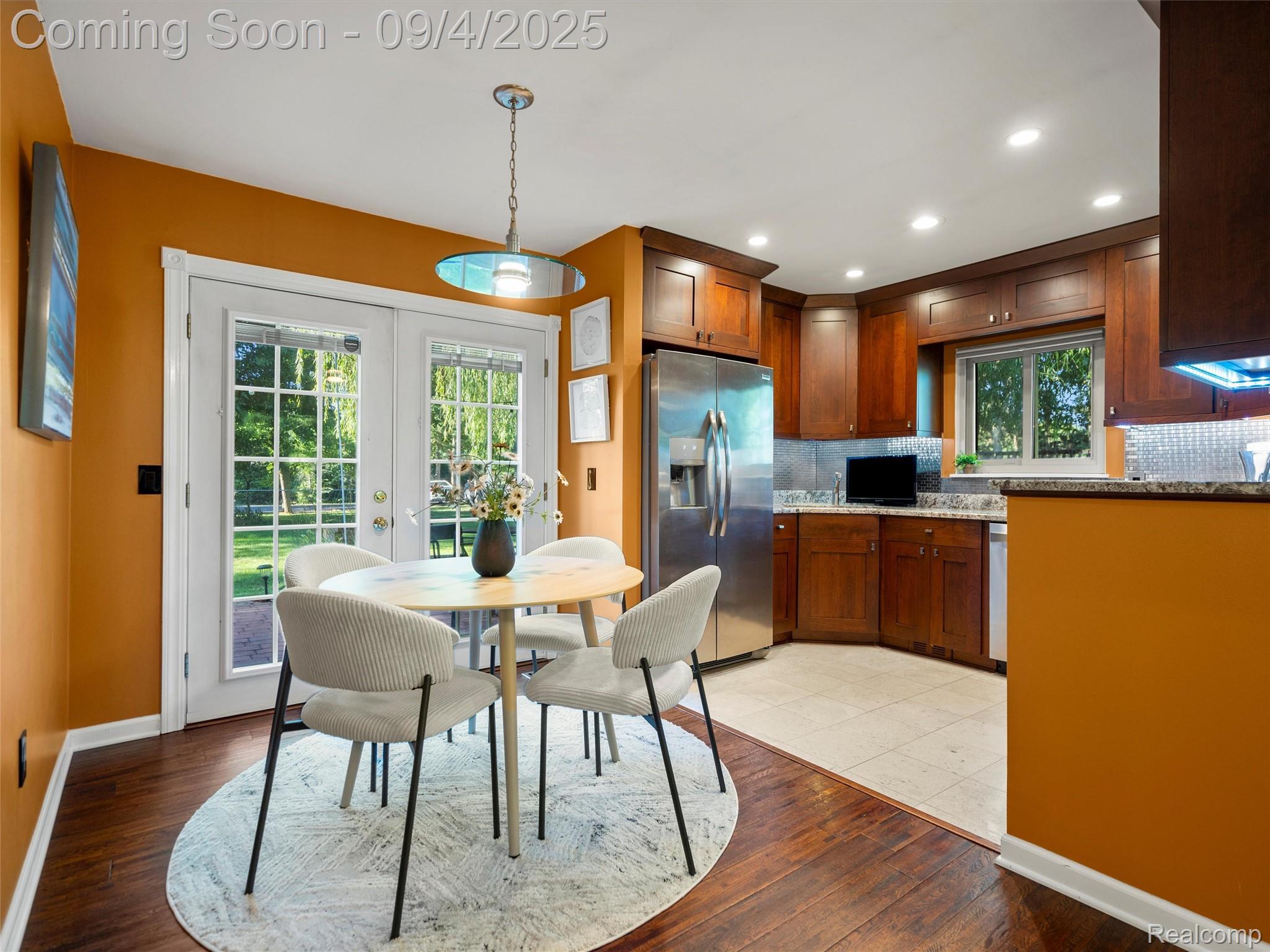 Farmington Hills City, Michigan 48331, United States, 3 Bedrooms Bedrooms, ,2 BathroomsBathrooms,Residential,Pending,201281