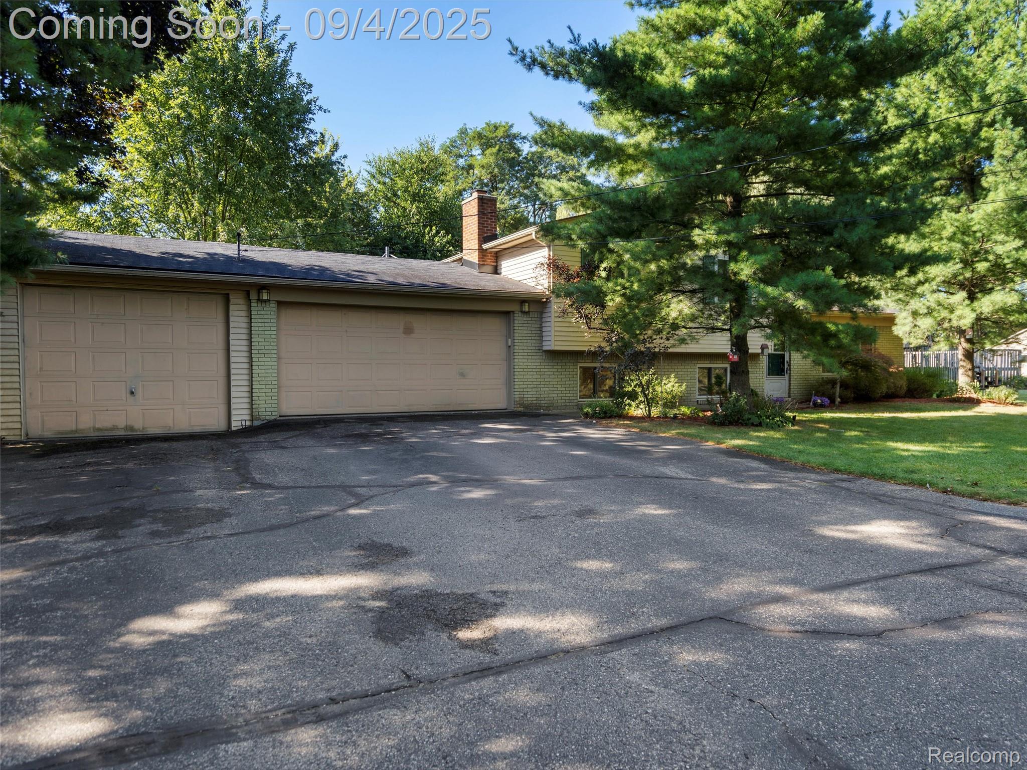 Farmington Hills City, Michigan 48331, United States, 3 Bedrooms Bedrooms, ,2 BathroomsBathrooms,Residential,Pending,201281