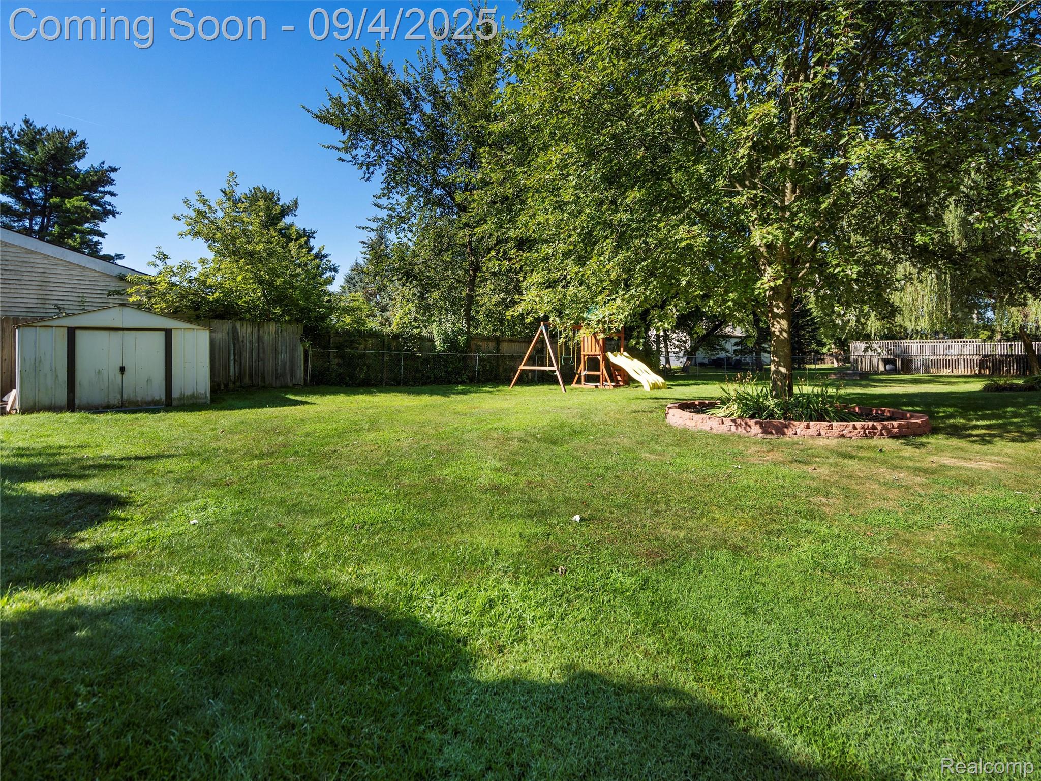 Farmington Hills City, Michigan 48331, United States, 3 Bedrooms Bedrooms, ,2 BathroomsBathrooms,Residential,Pending,201281