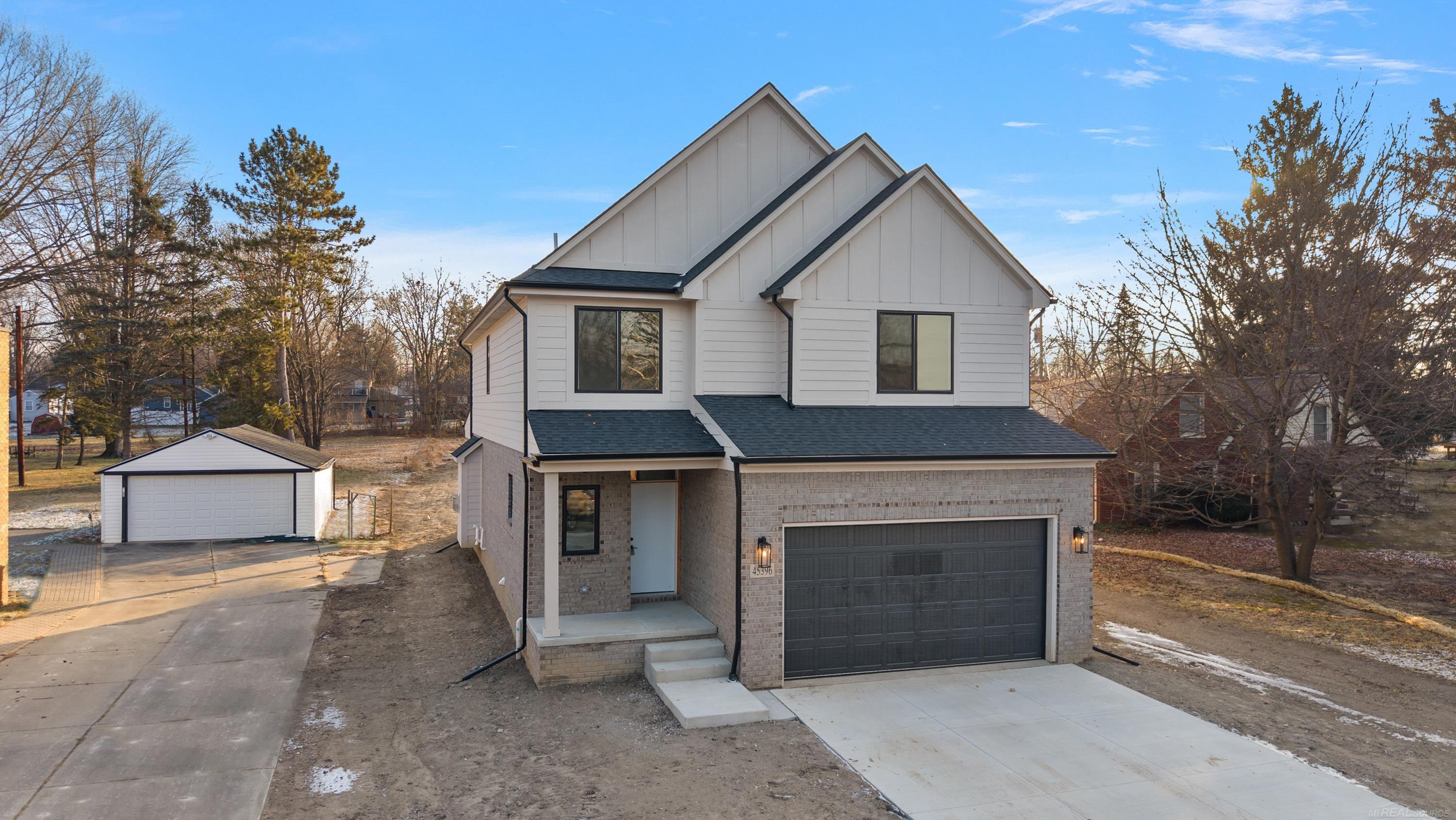 45396 Deneweth Street