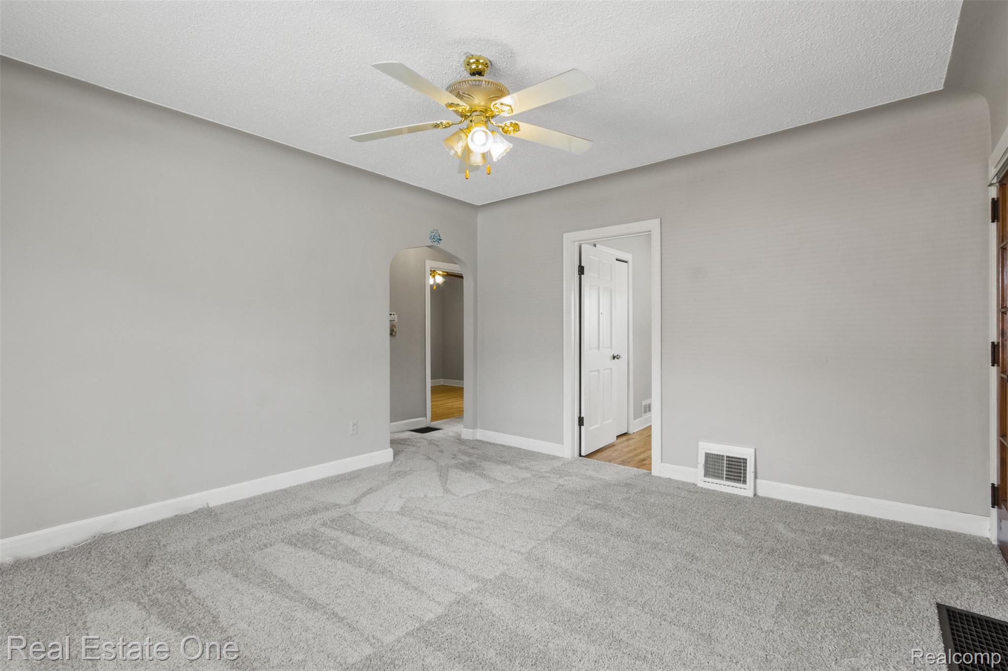 6720 N LAFAYETTE Street