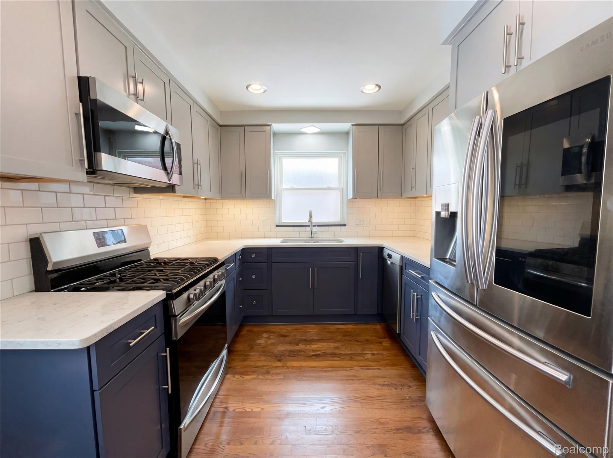 1912 Littlestone Road