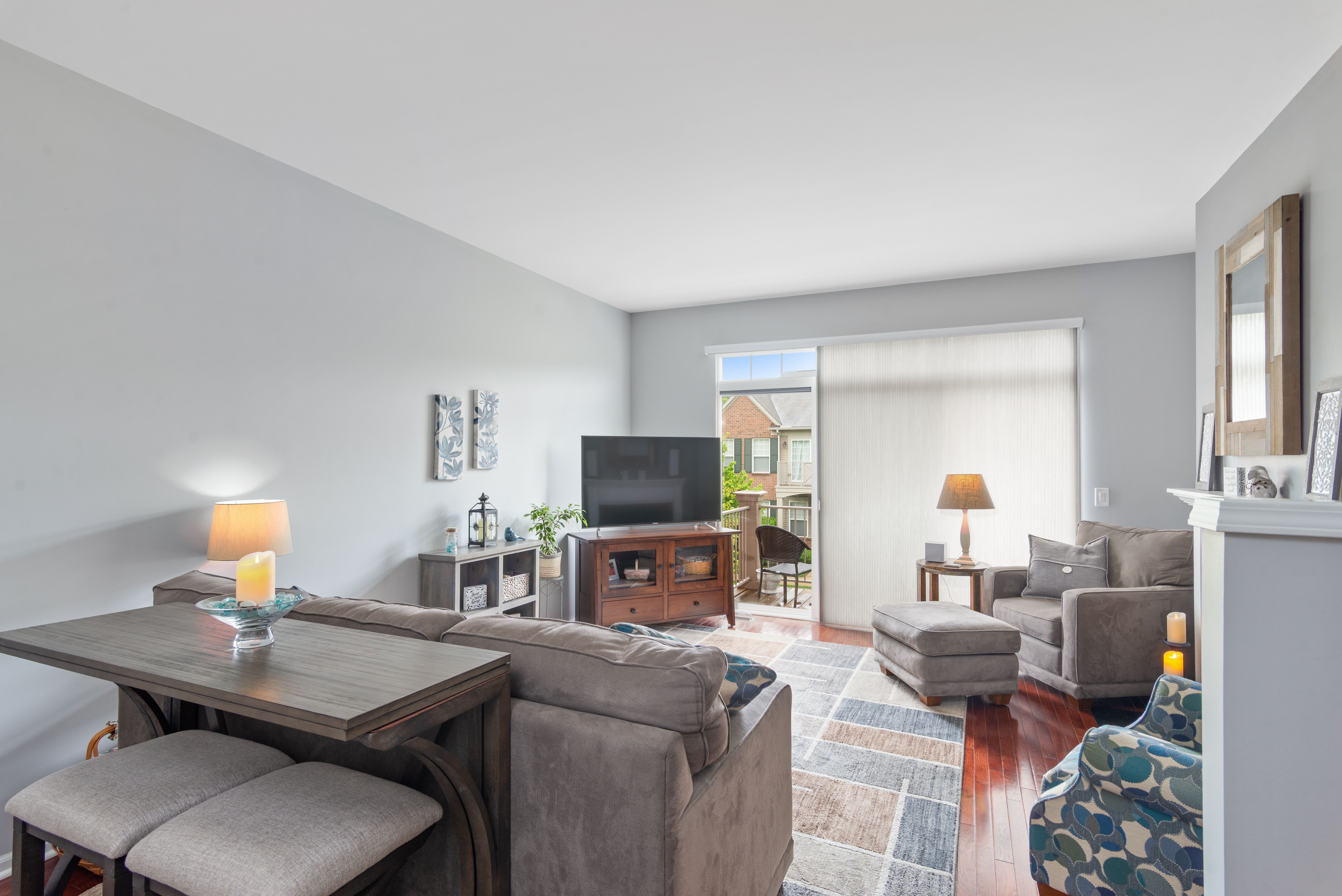 244 WRIGHT Street 77