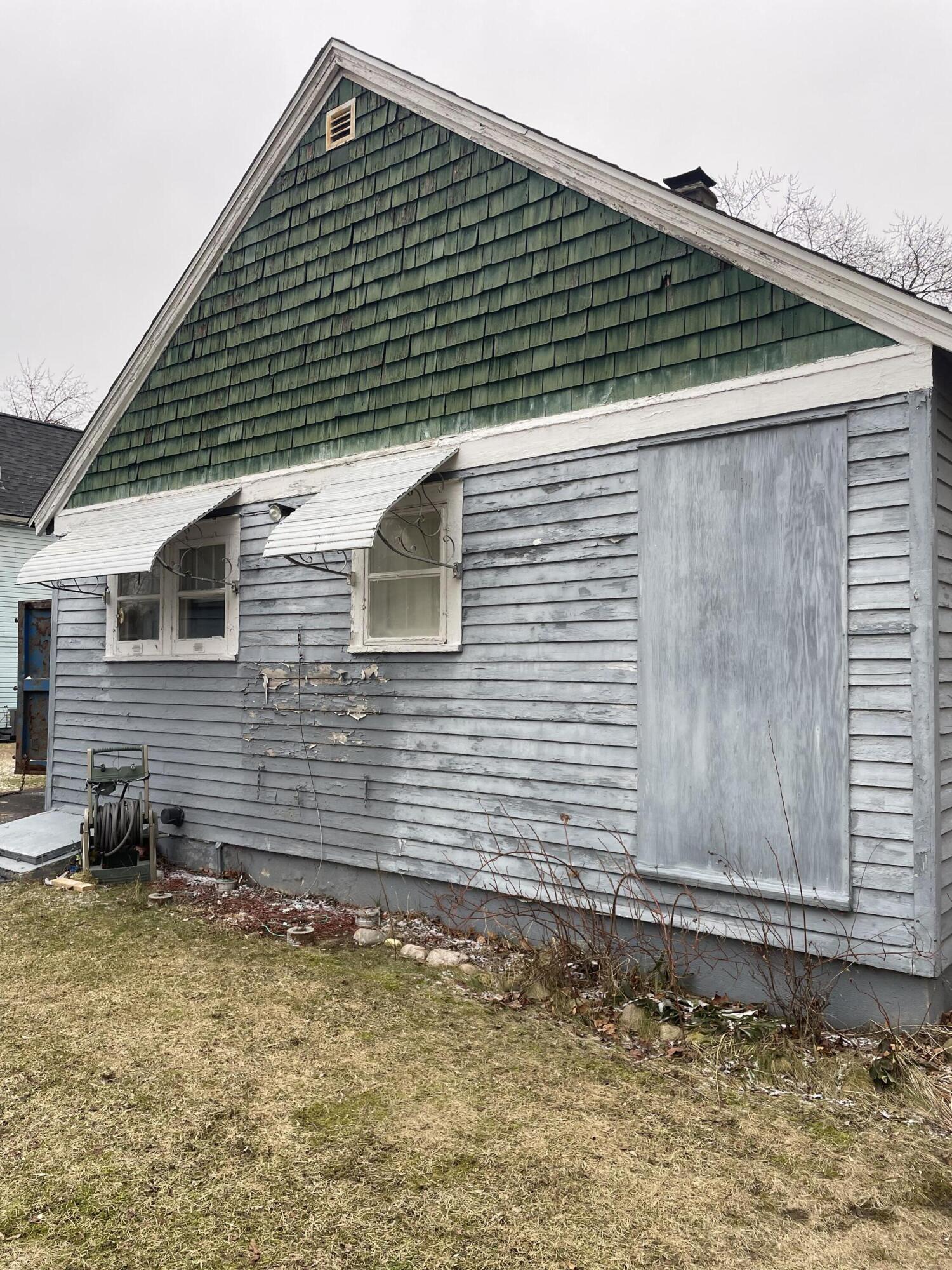 166 S Pleasant Street