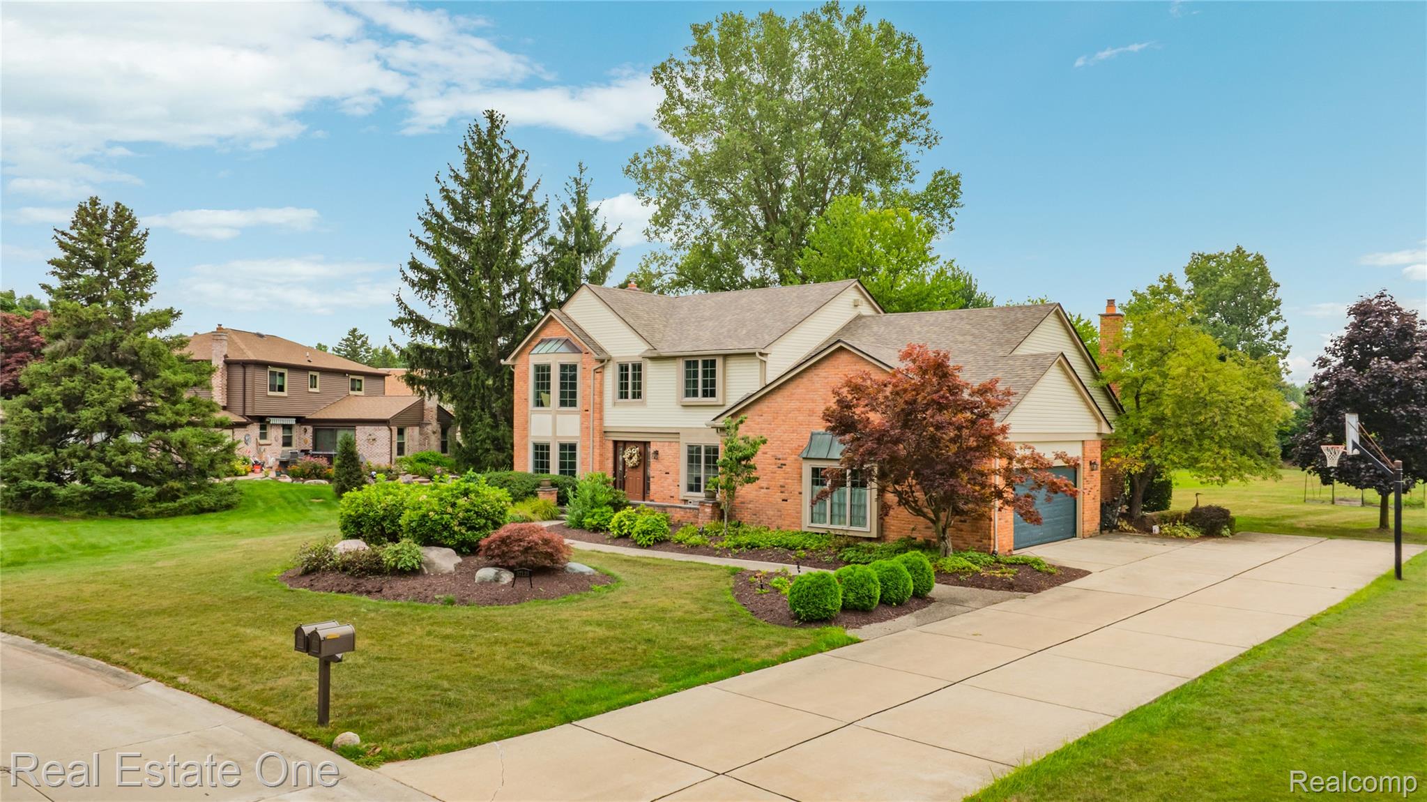 37125 Fox Glen