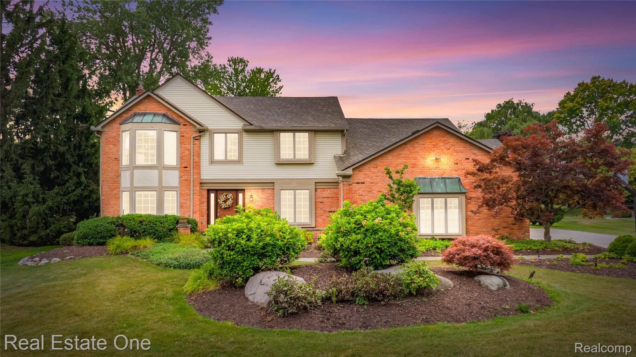 37125 Fox Glen