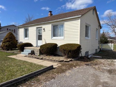 18391 Masonic 1 Fraser City MI 48026