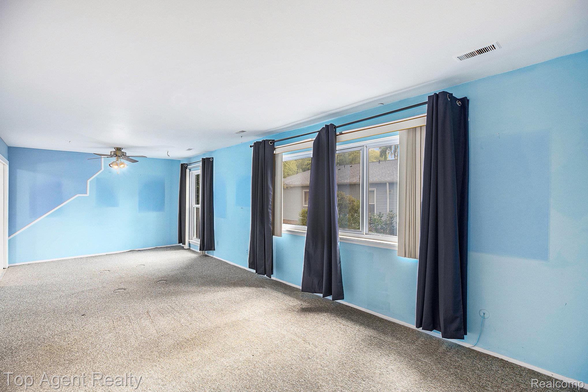 509 E University Drive 508