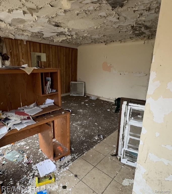 14632 Dolphin Street