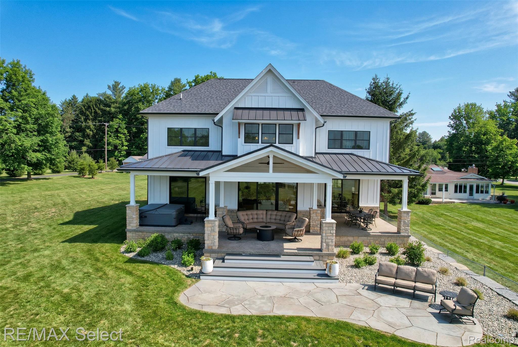 2208 Grove Park Road