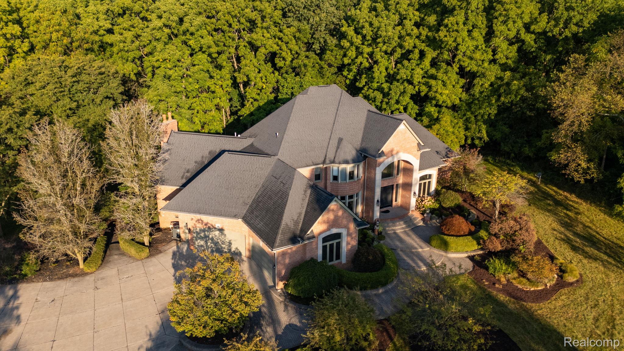 5779 Pinecrest Estates Drive