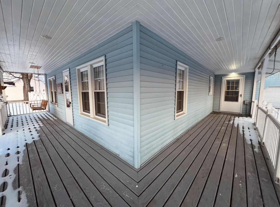 2561 Lake Shore Drive