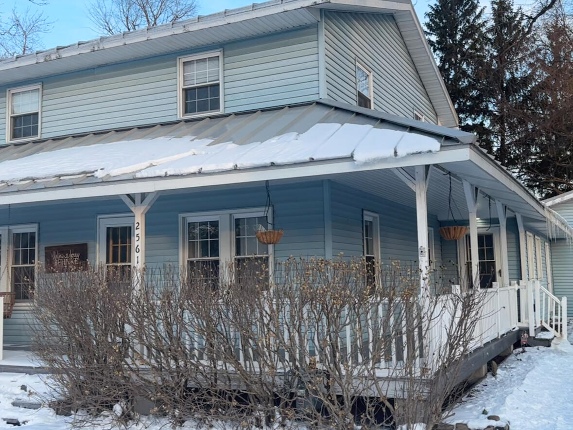 2561 Lake Shore Drive