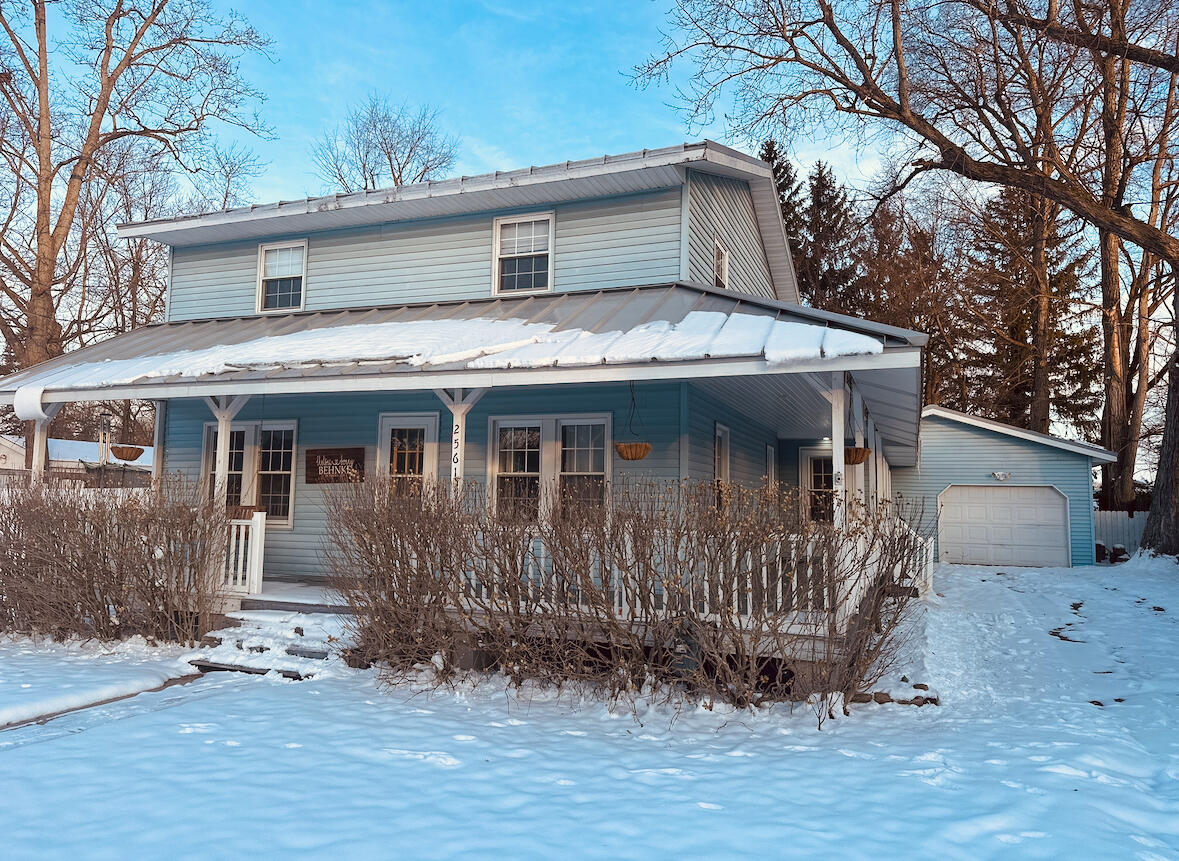 2561 Lake Shore Drive