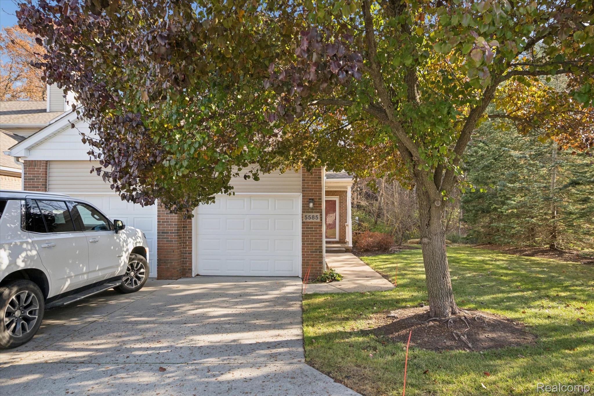 5585 Woodruff Shore Drive