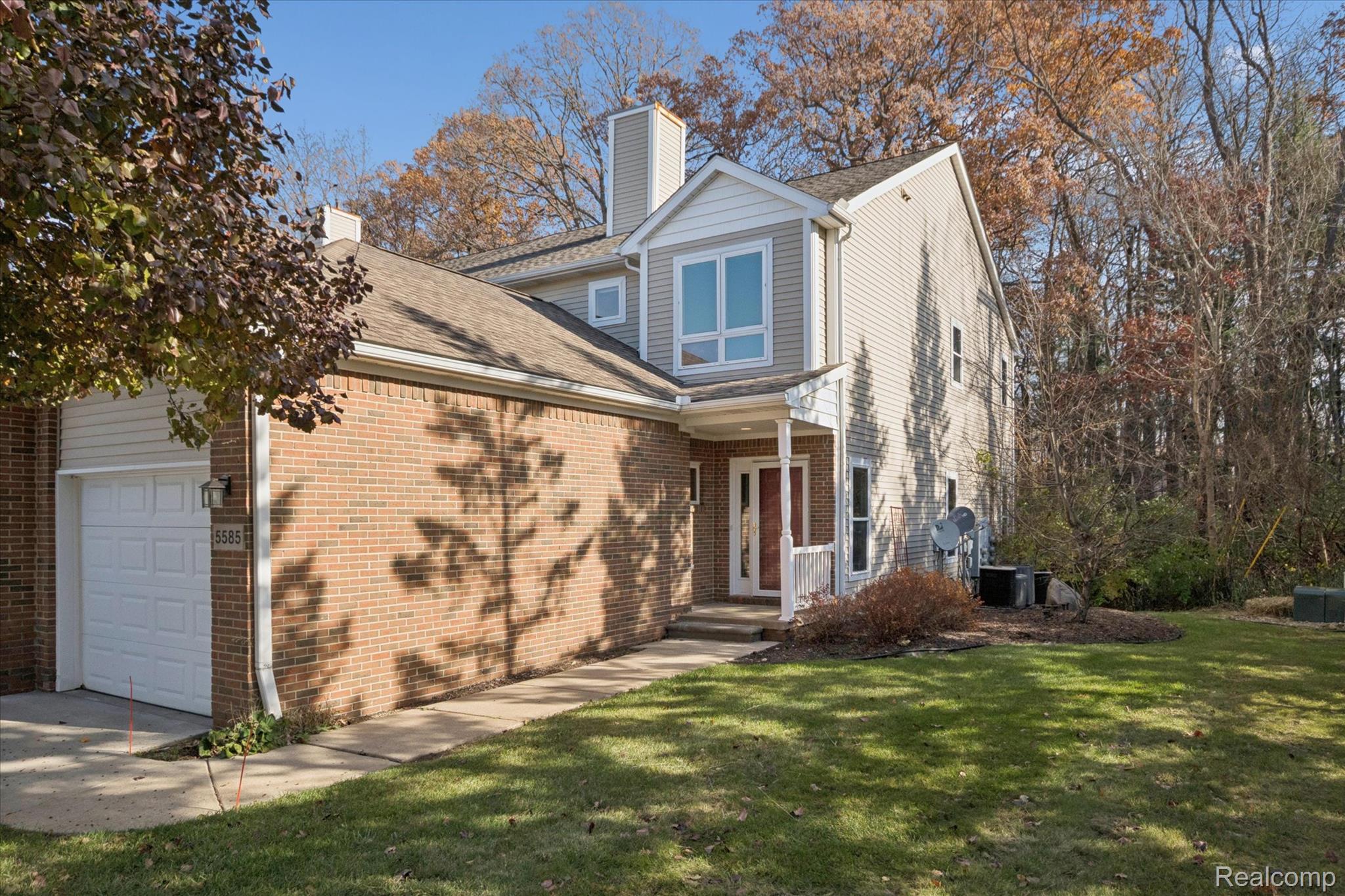 5585 Woodruff Shore Drive