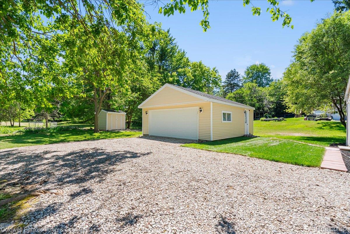 833 Hein Avenue