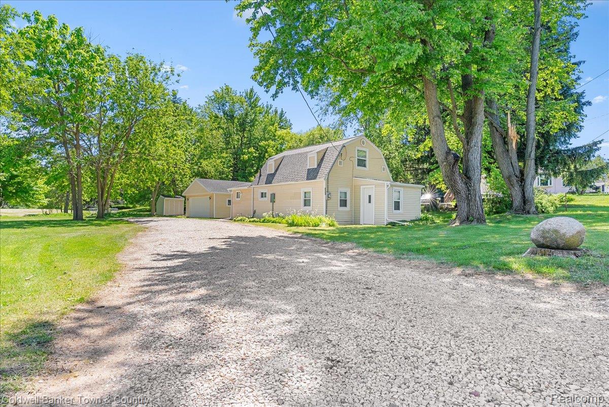 833 Hein Avenue
