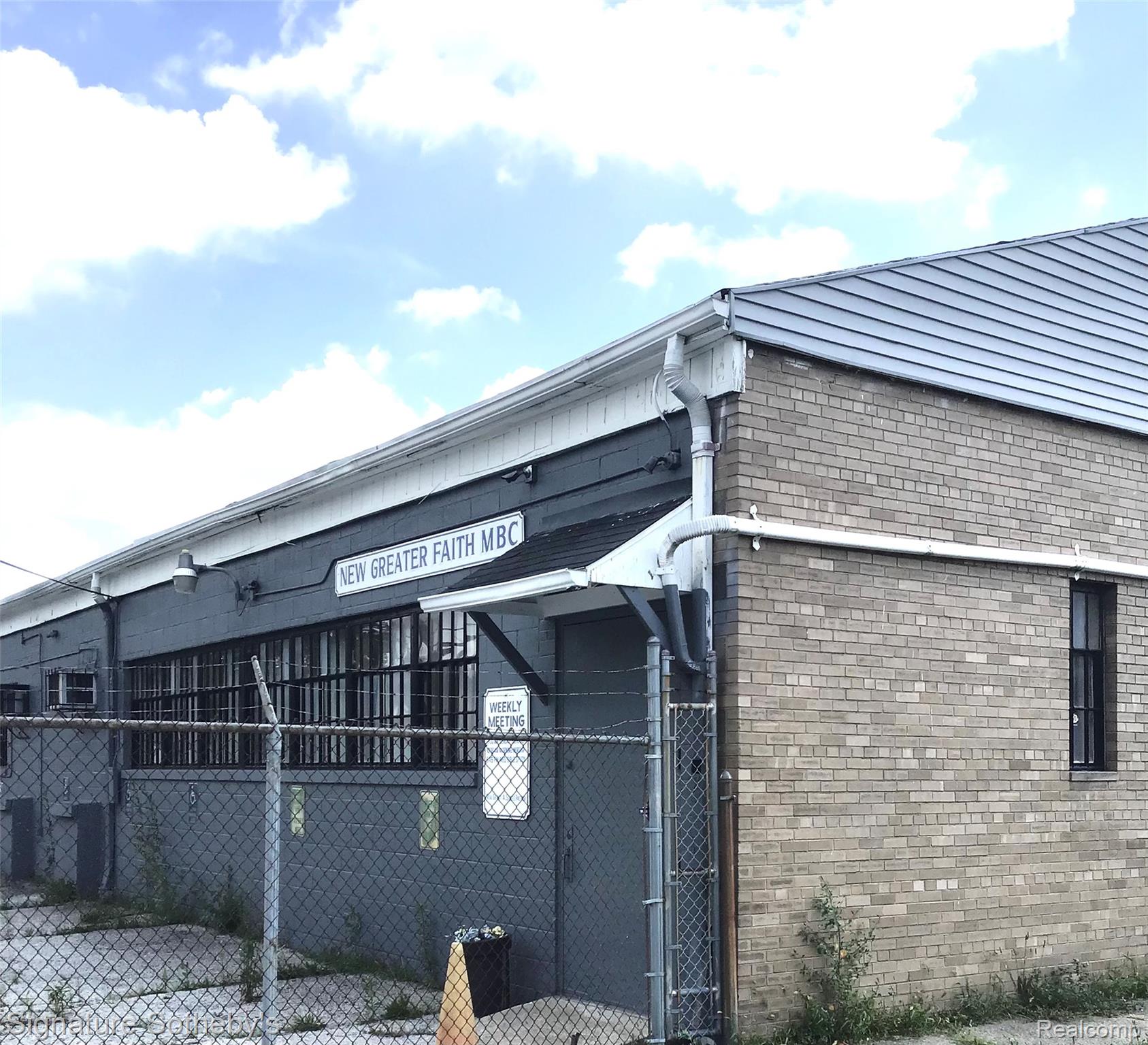 15801 Schaefer Highway