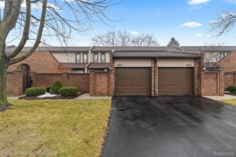 1215 Kirts Boulevard C Troy City MI 48084