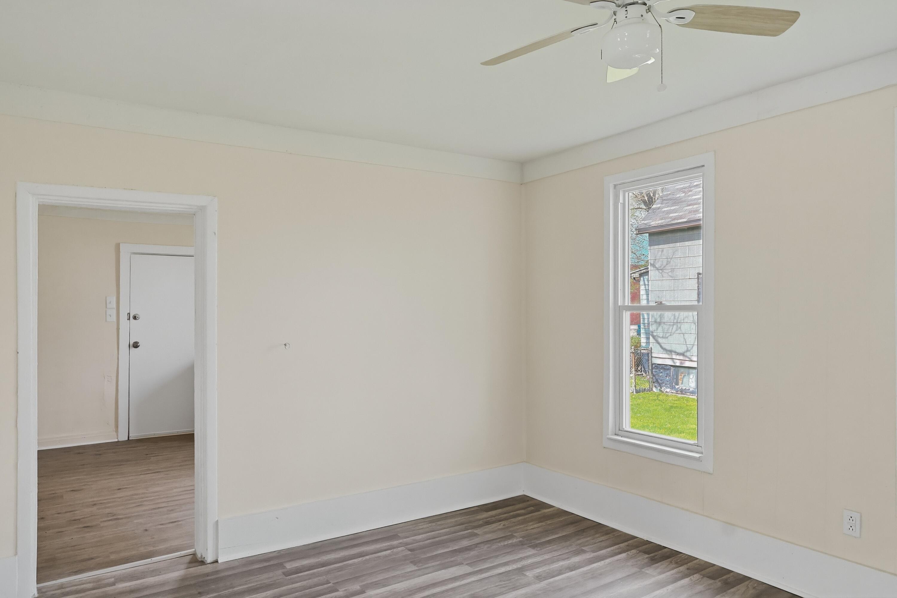 28 E Henry Street