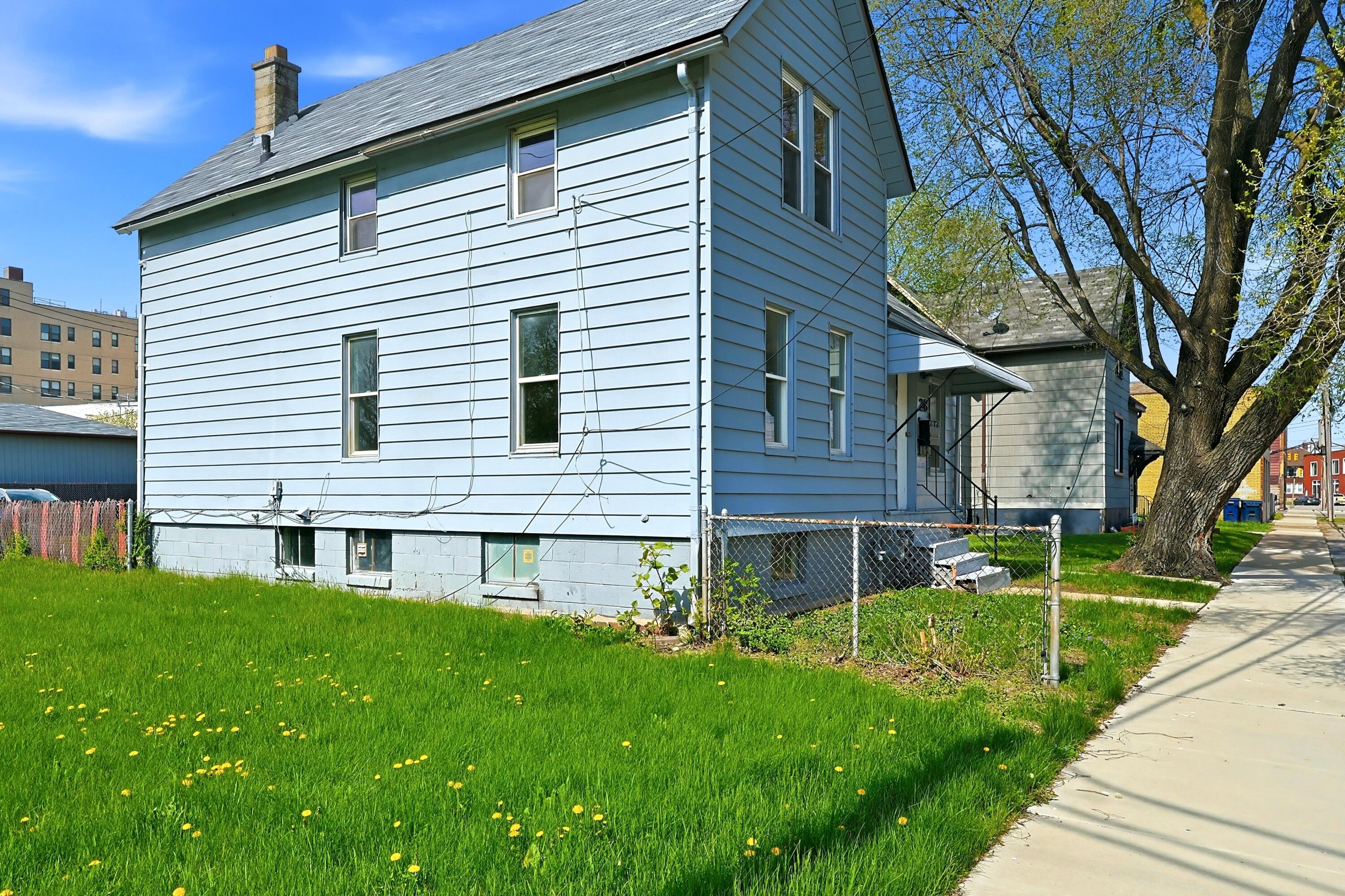 28 E Henry Street