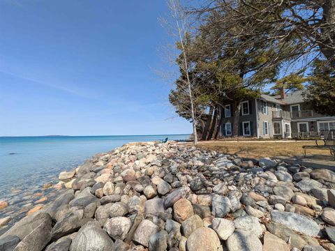 106 Oak Elk Rapids Township Antrim MI 49629