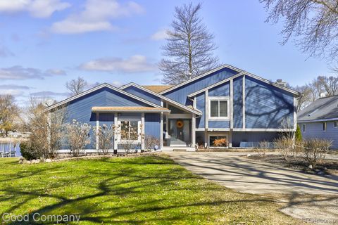 9526 Montgold Avenue White Lake Charter Township MI 48386