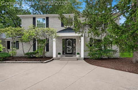 Photo of 4855 Thorntree Drive, West Bloomfield Charter Township, MI 48322 (MLS # 20261064461)