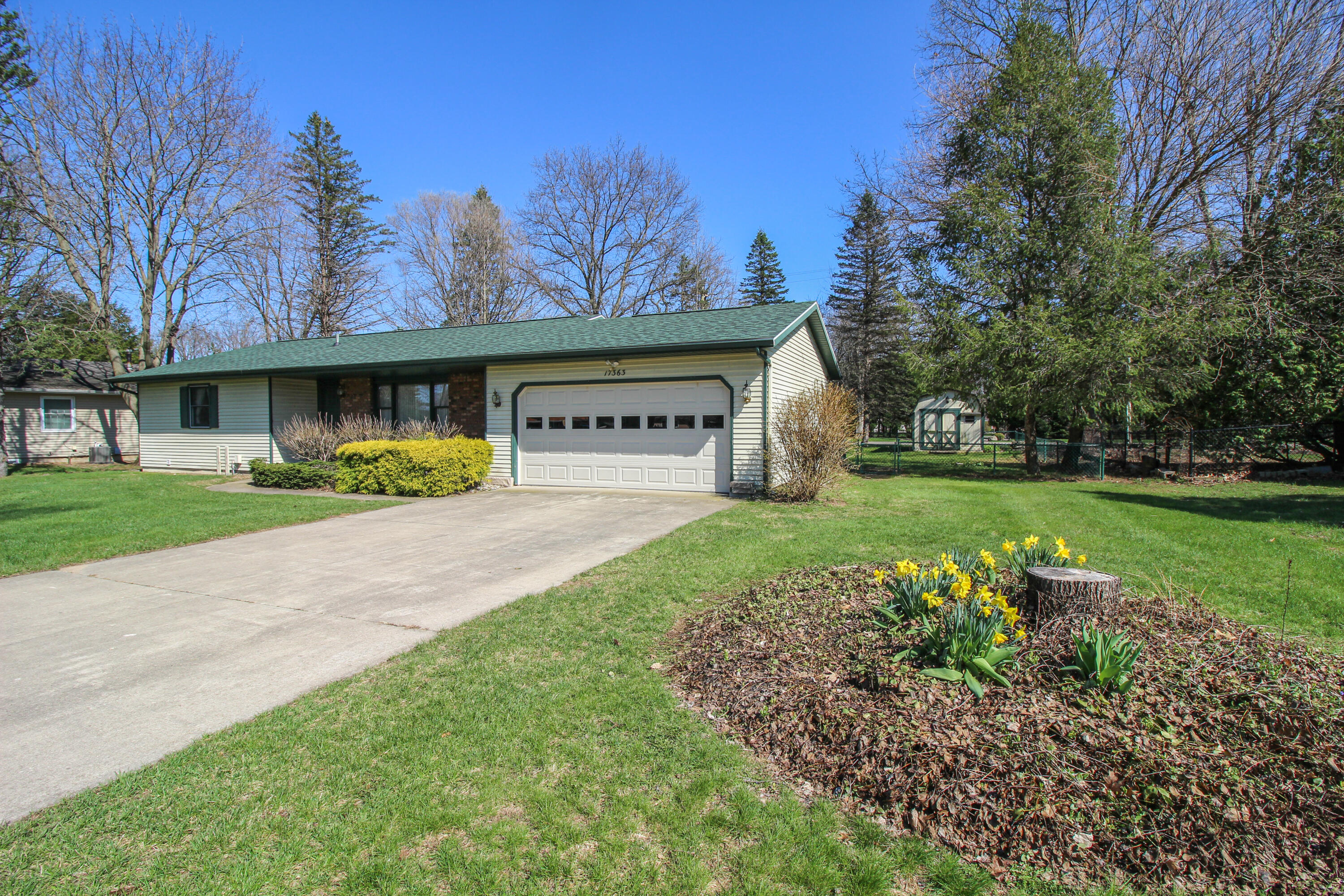17363 Mackinaw