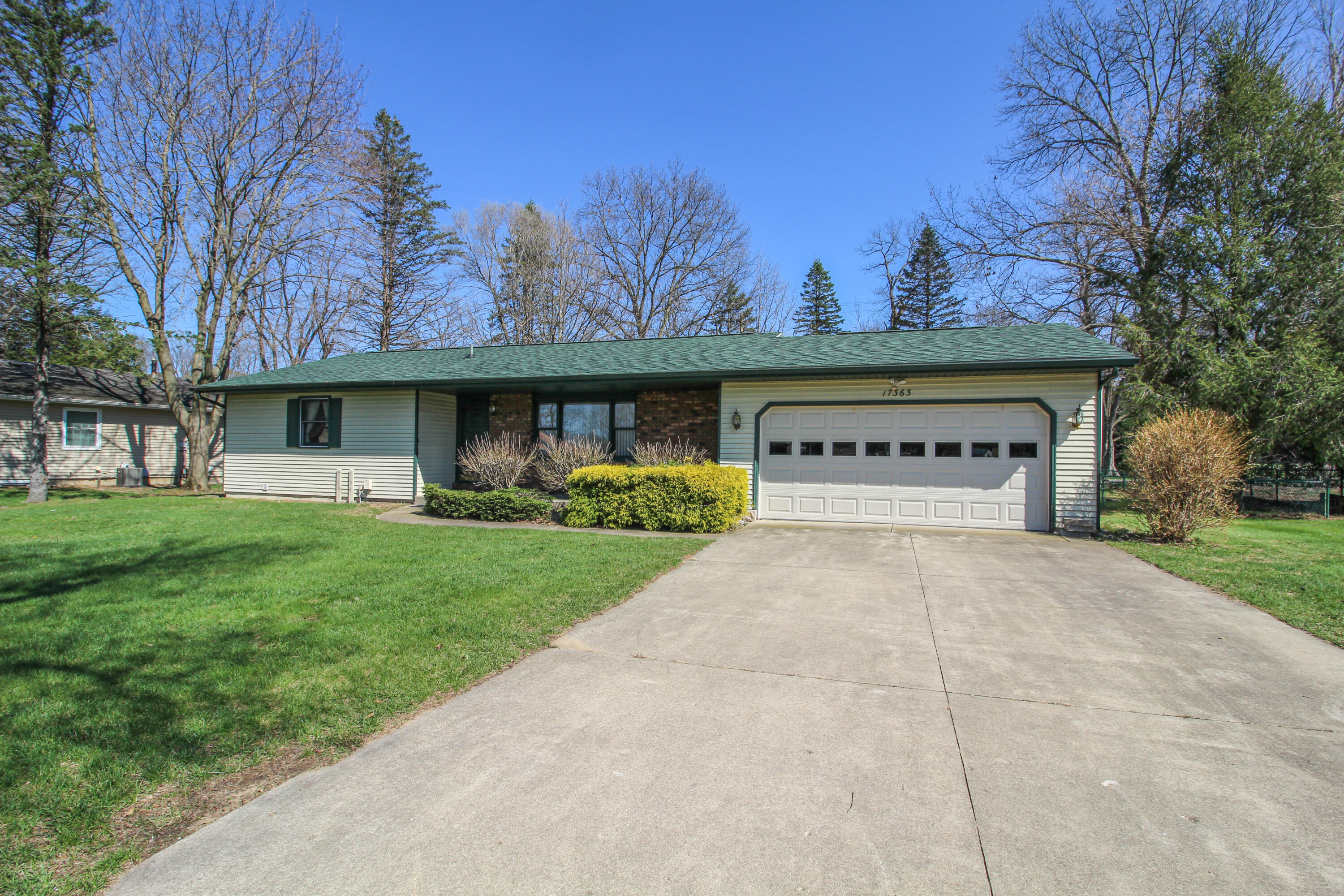 17363 Mackinaw