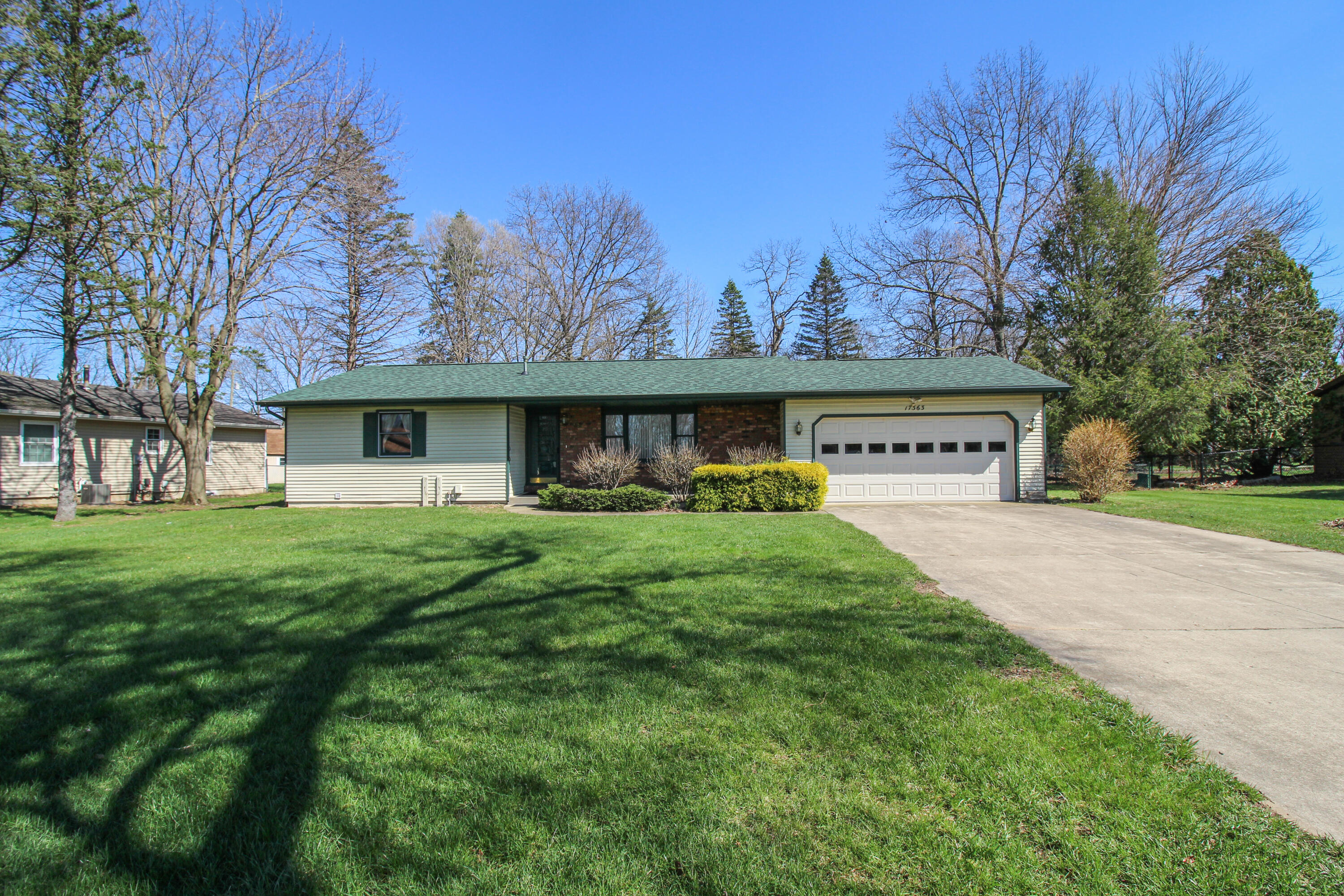 17363 Mackinaw