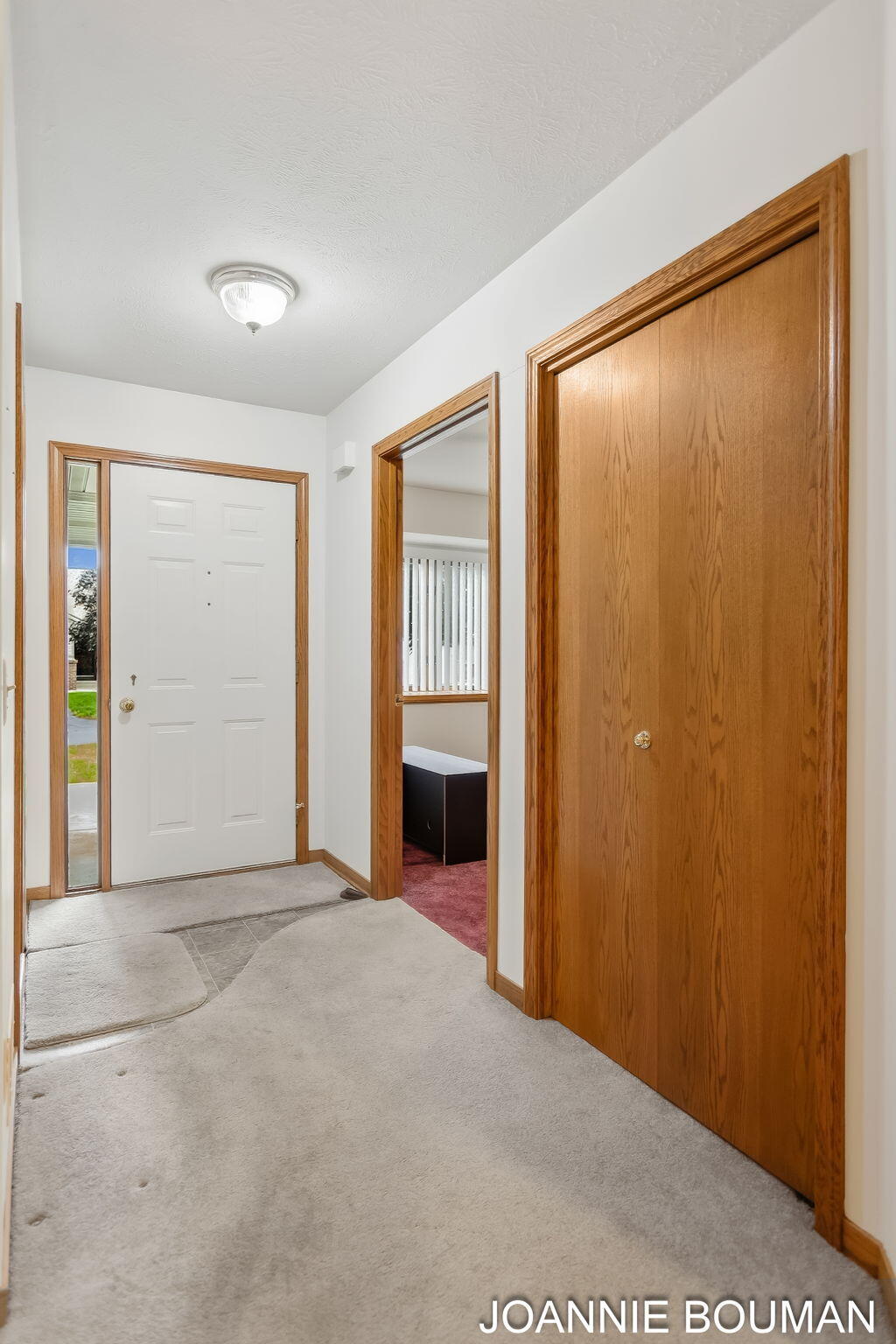 1963 Lakeview Drive