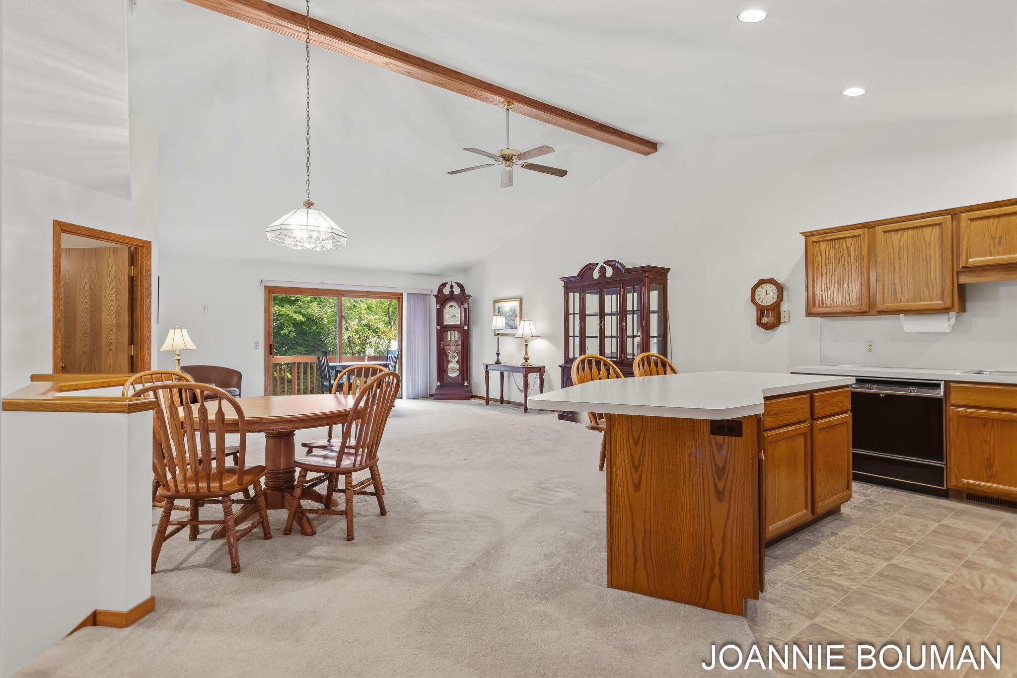 1963 Lakeview Drive