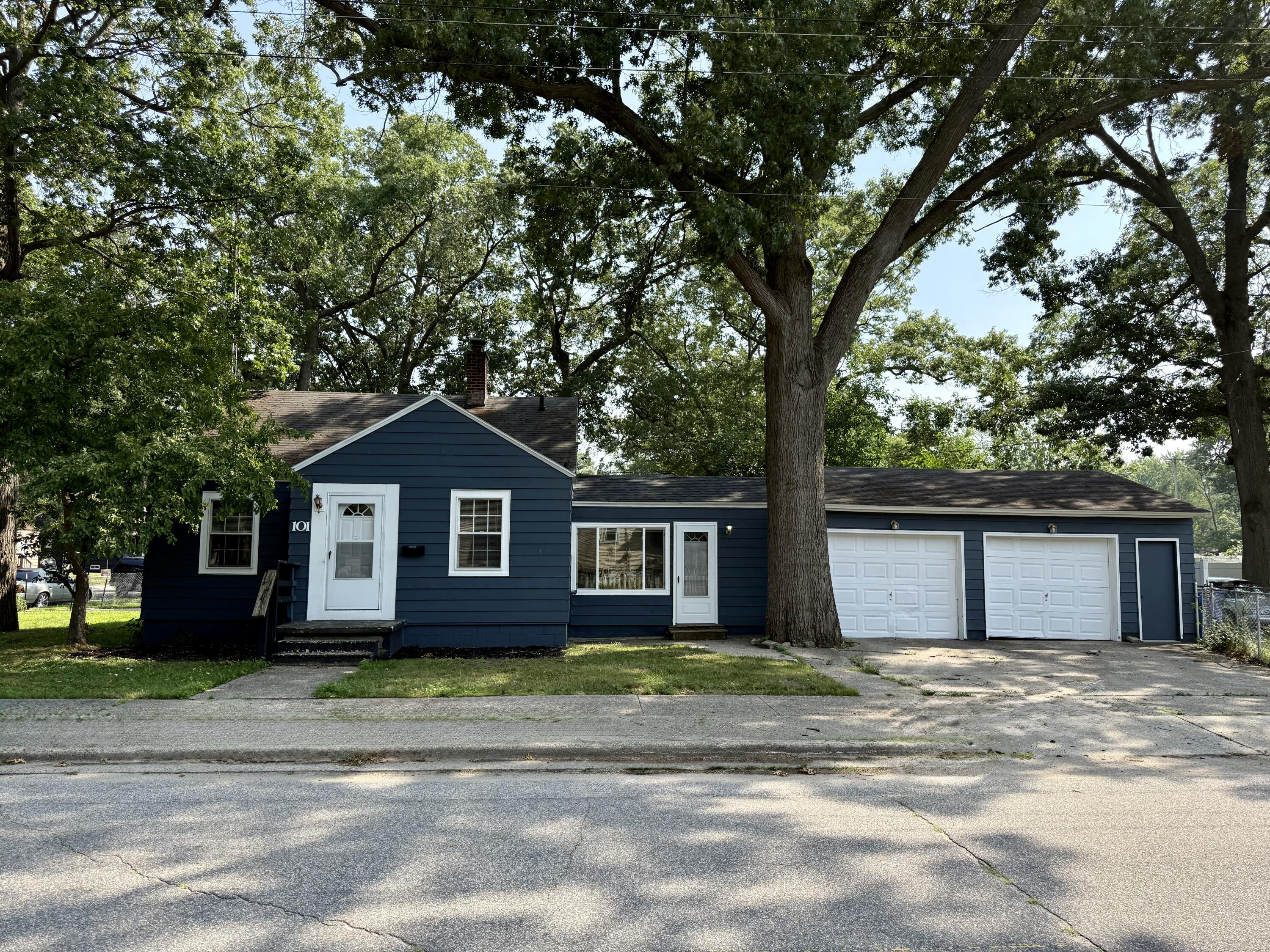 101 W Maplewood Avenue