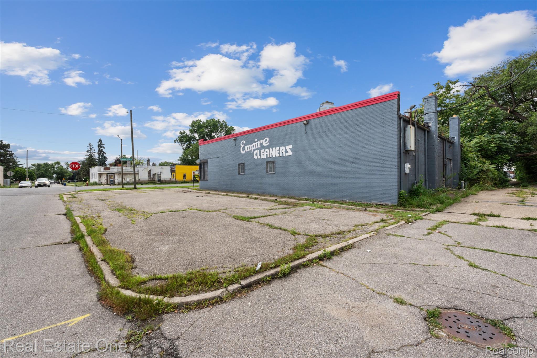 16300 W 7 Mile Road