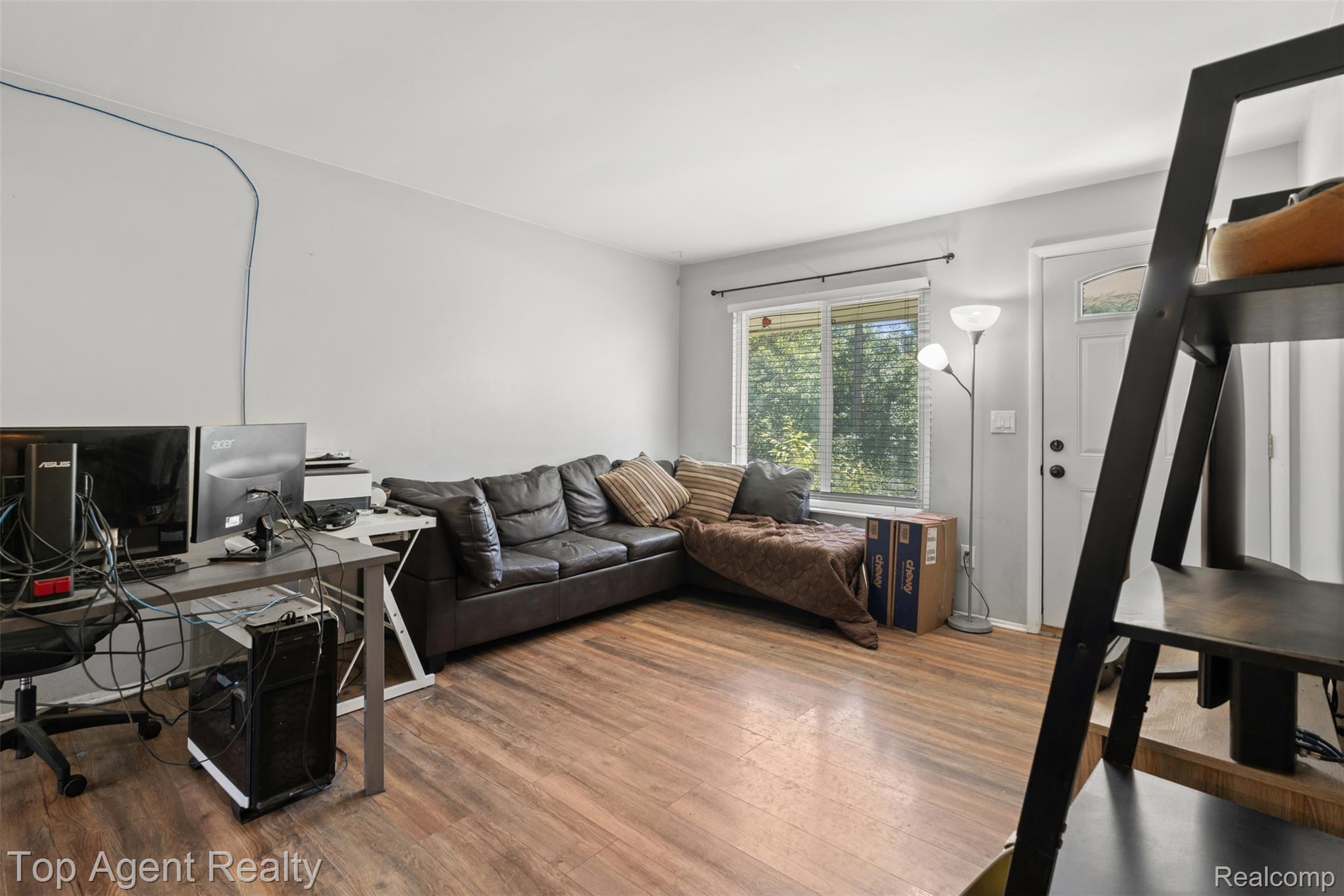 227 W Peterson Drive
