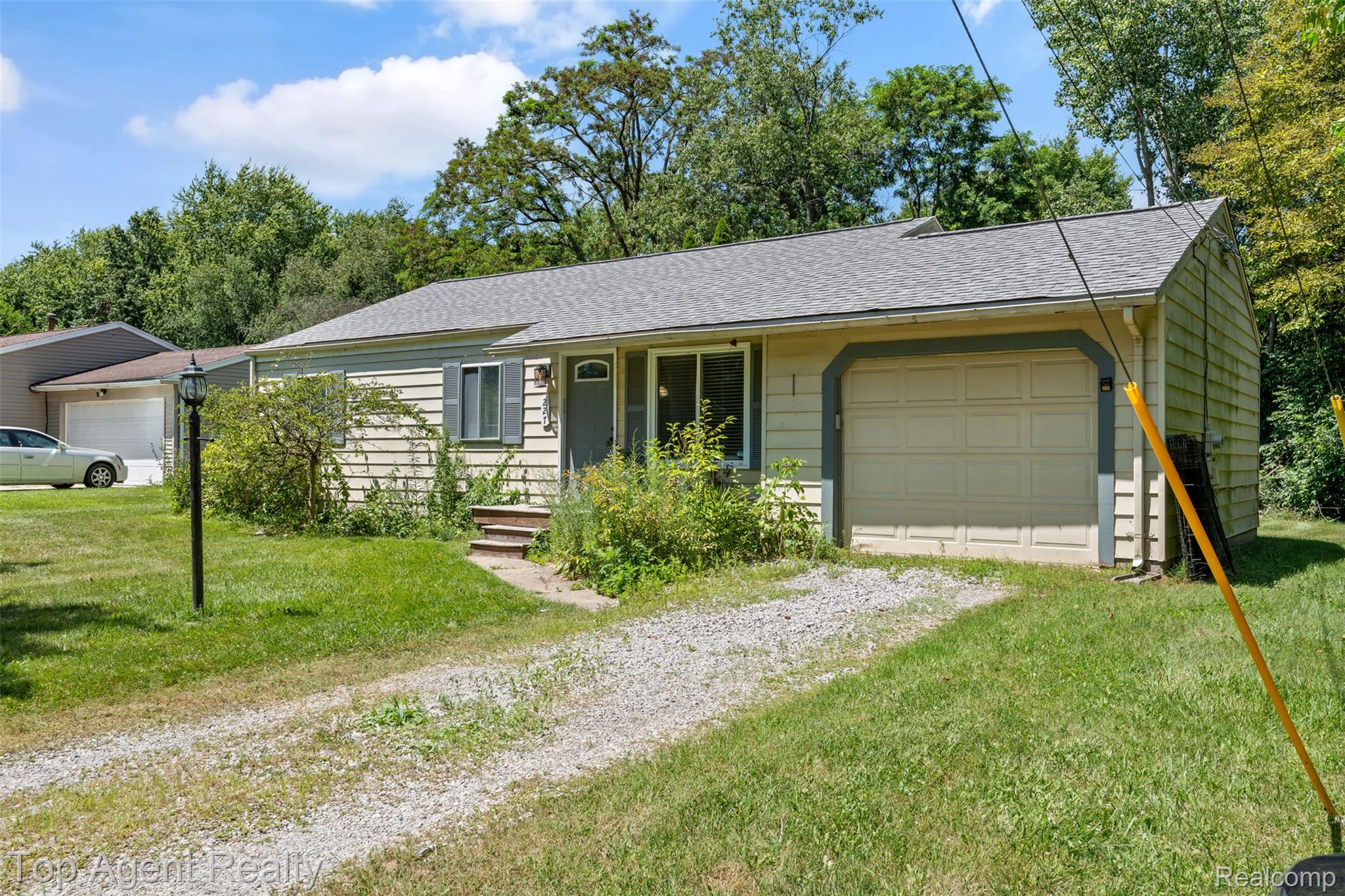 227 W Peterson Drive