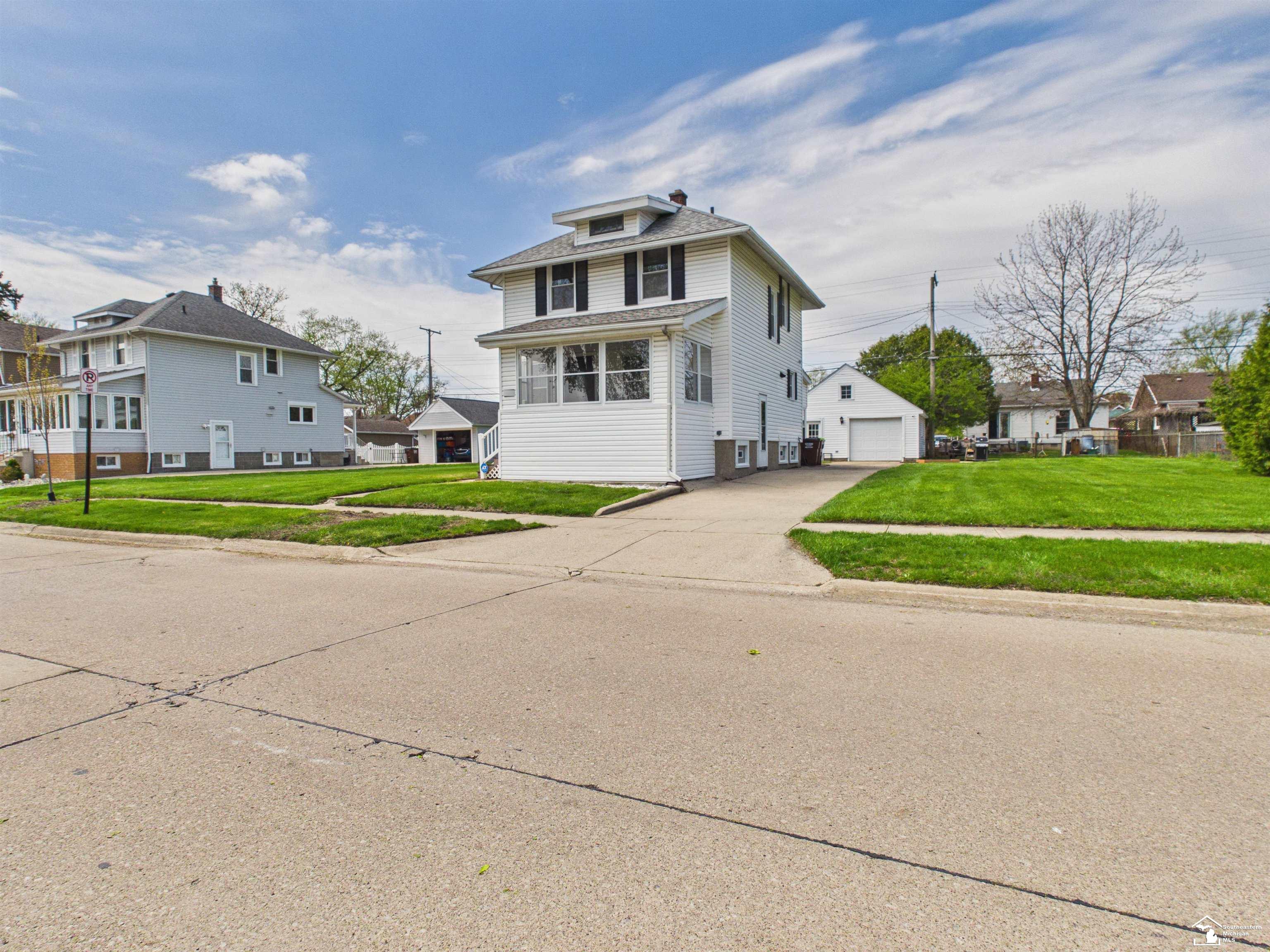 823 Michigan Avenue
