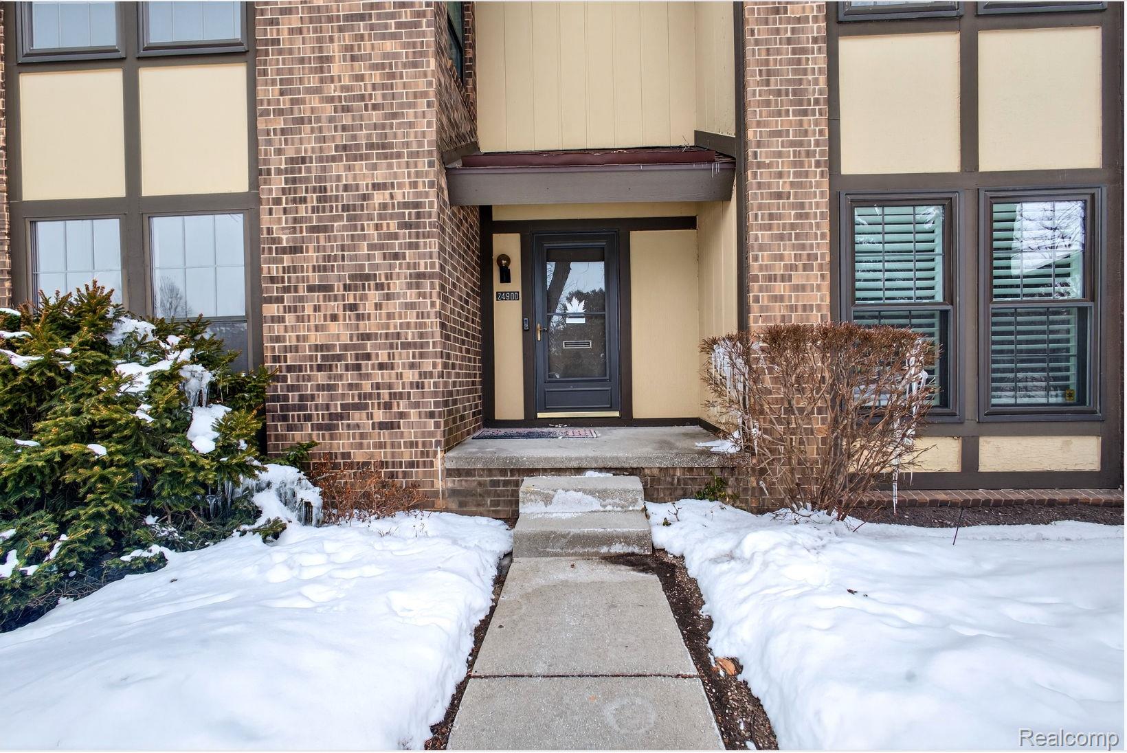 24900 Glenbrooke Drive