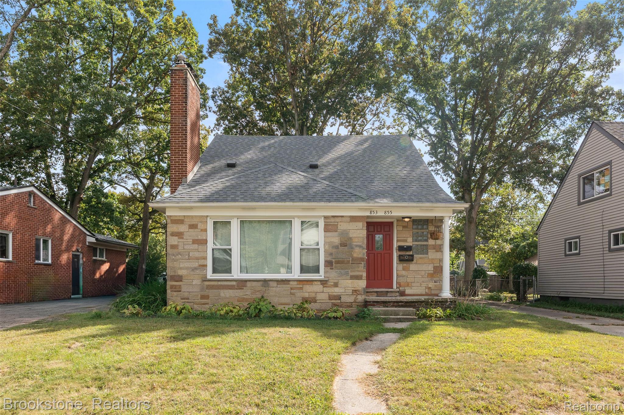 853 Leroy Street
