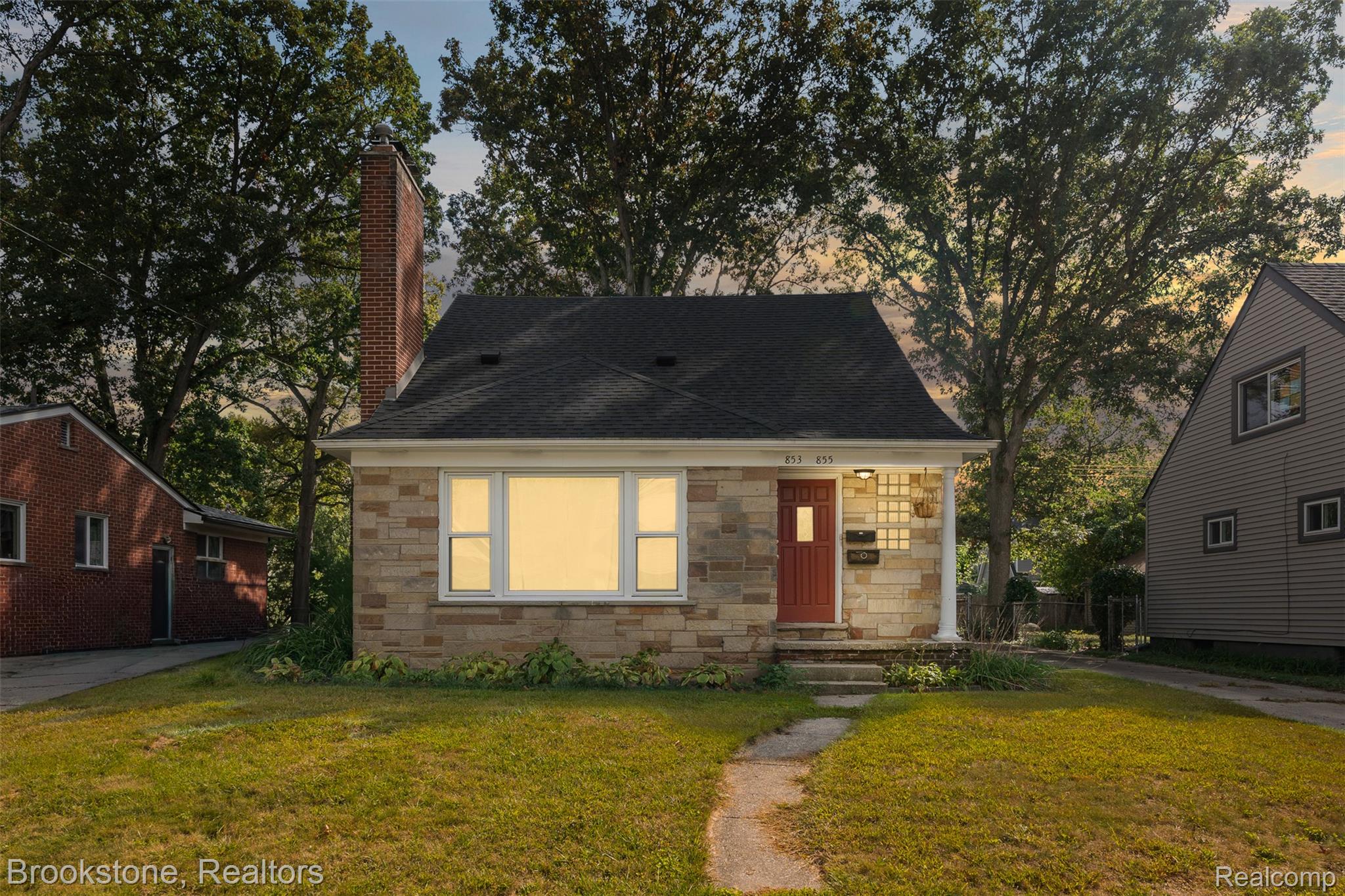 853 Leroy Street