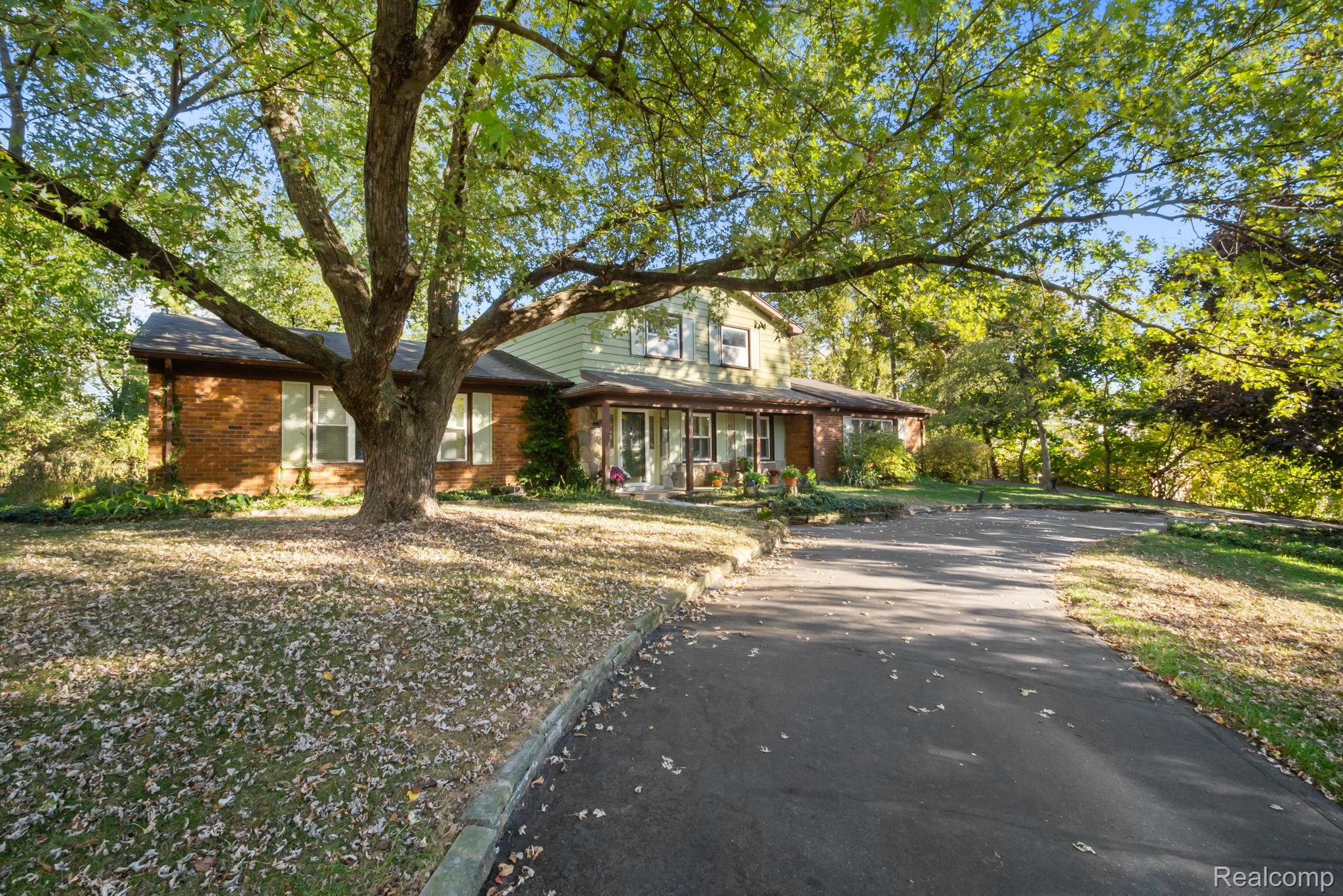 6950 Killarney Drive