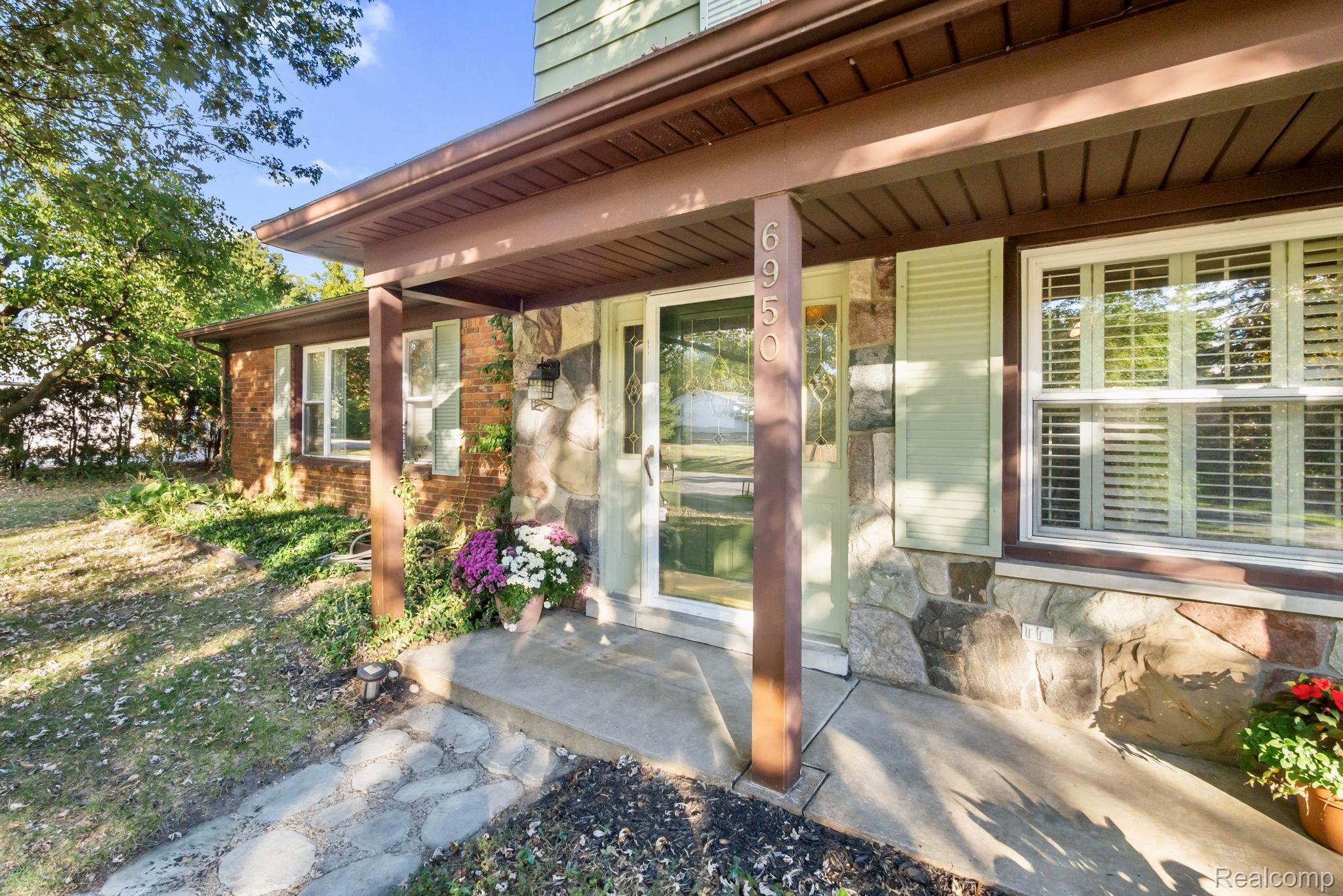 6950 Killarney Drive