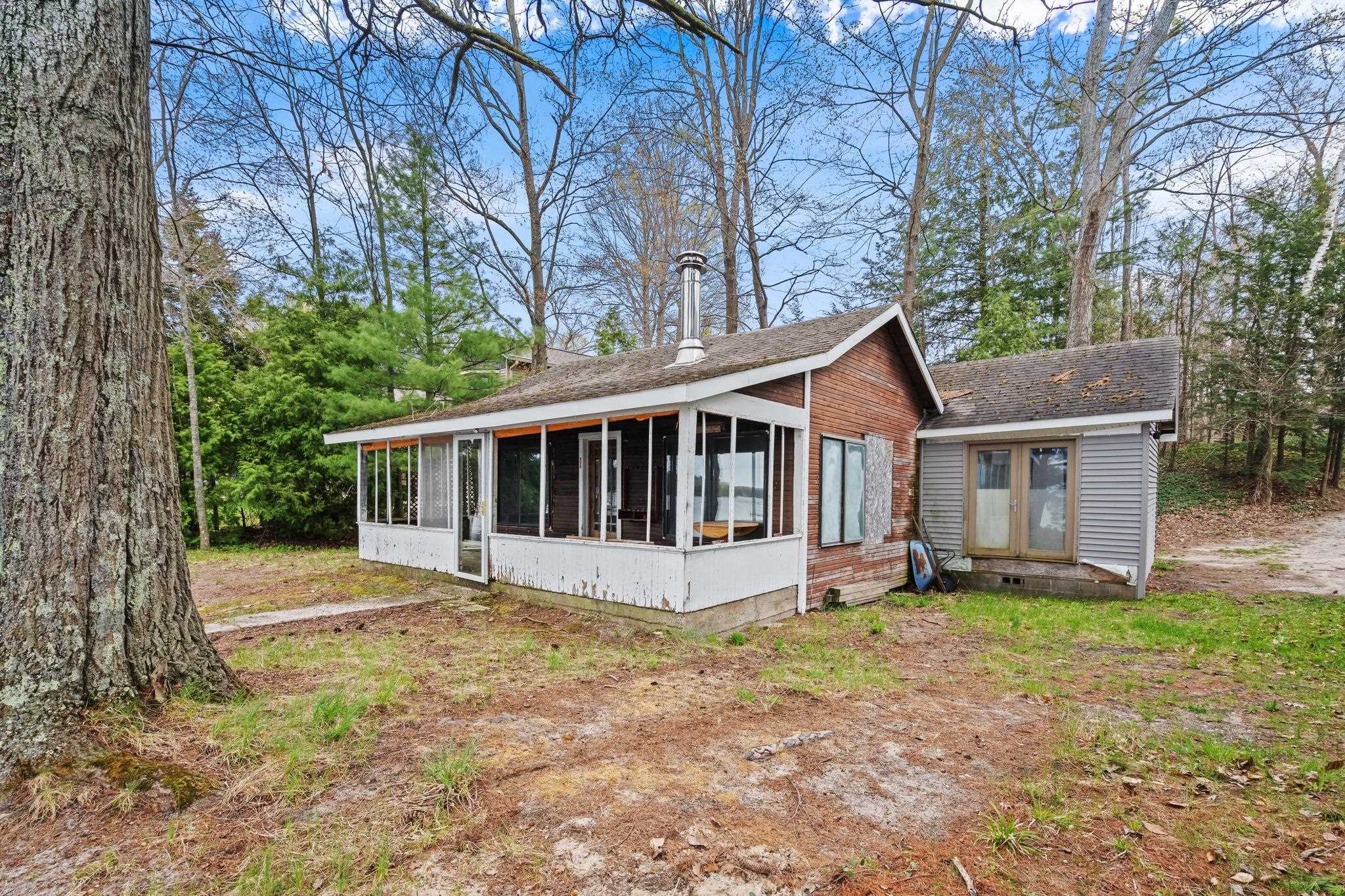 186 S Long Lake Road