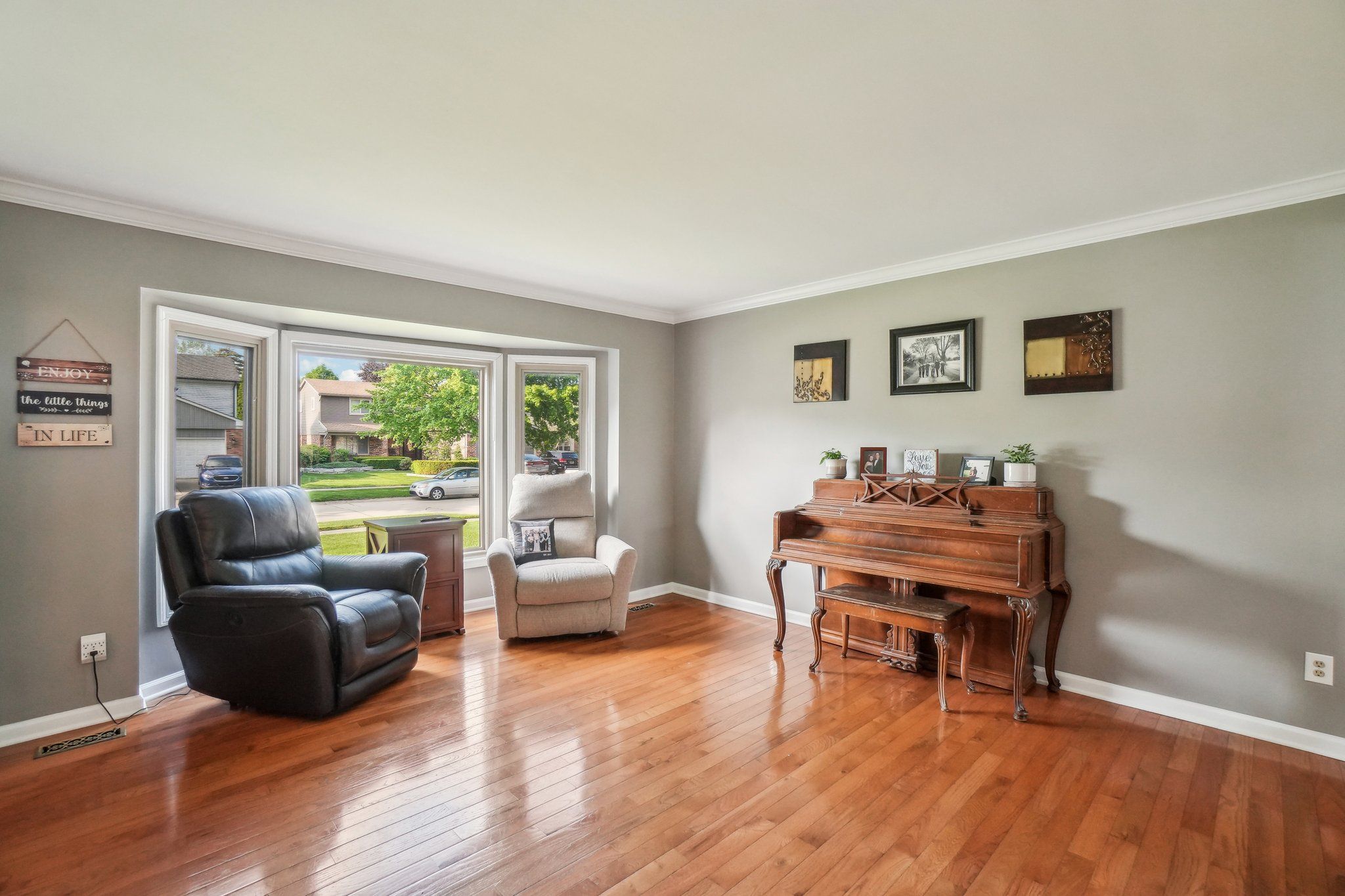 15610 WILLIAMSBURG Drive E
