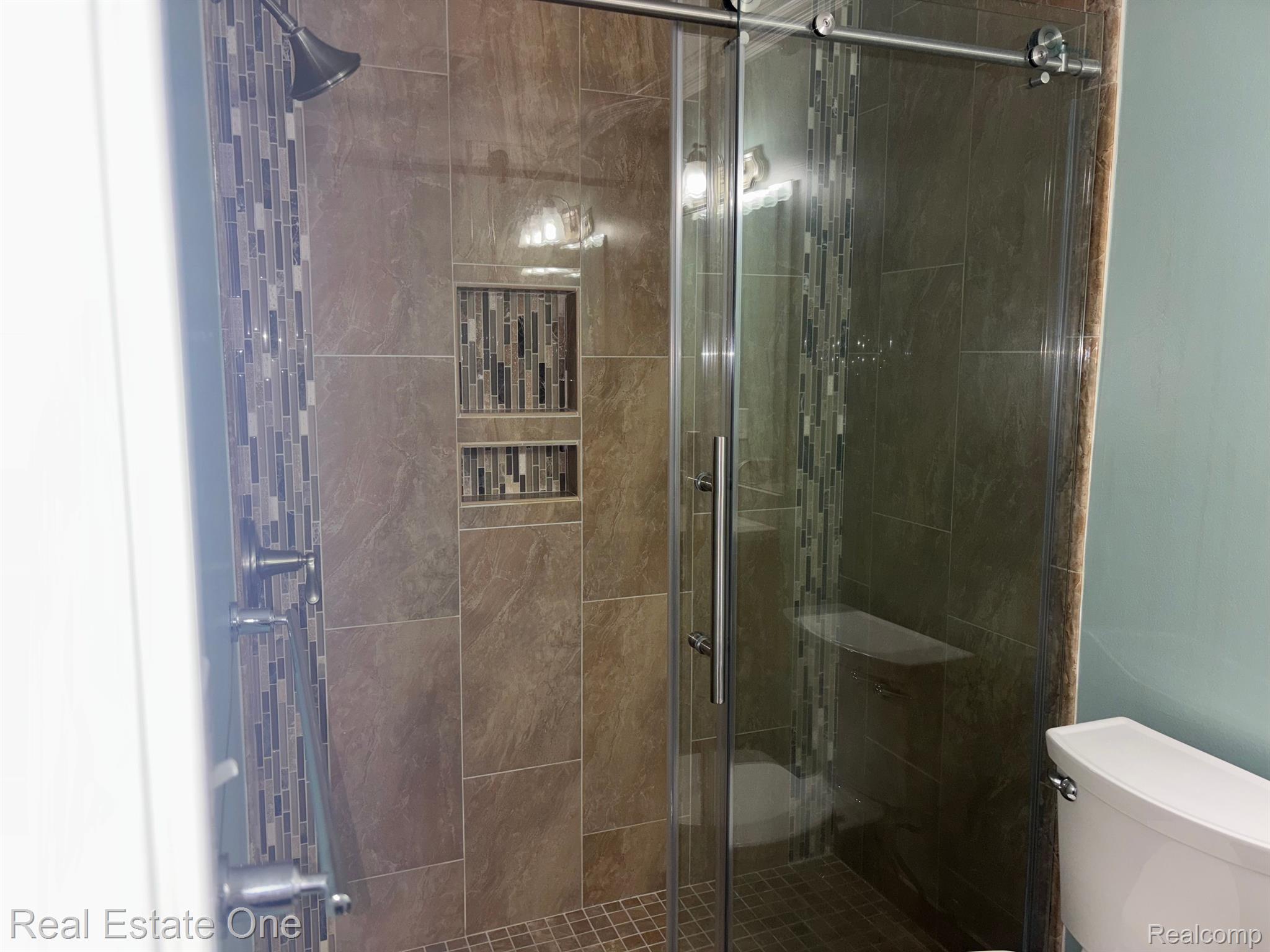 803 PLATE Street 209