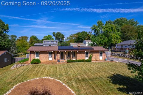 9254 Semindale Village Of Clarkston City MI 48346